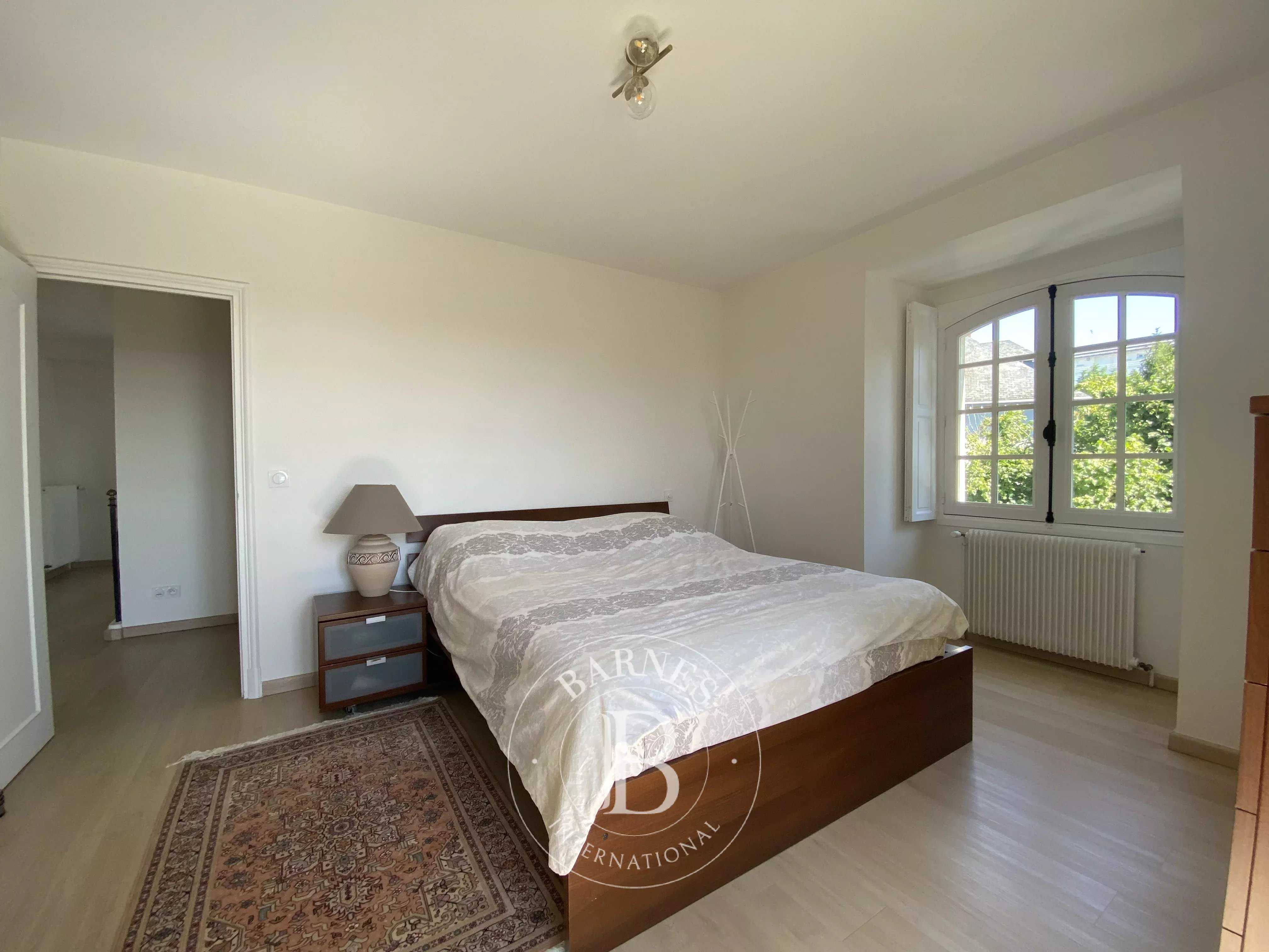 Blois  - Maison de ville 13 Pi&egrave;ces 7 Chambres