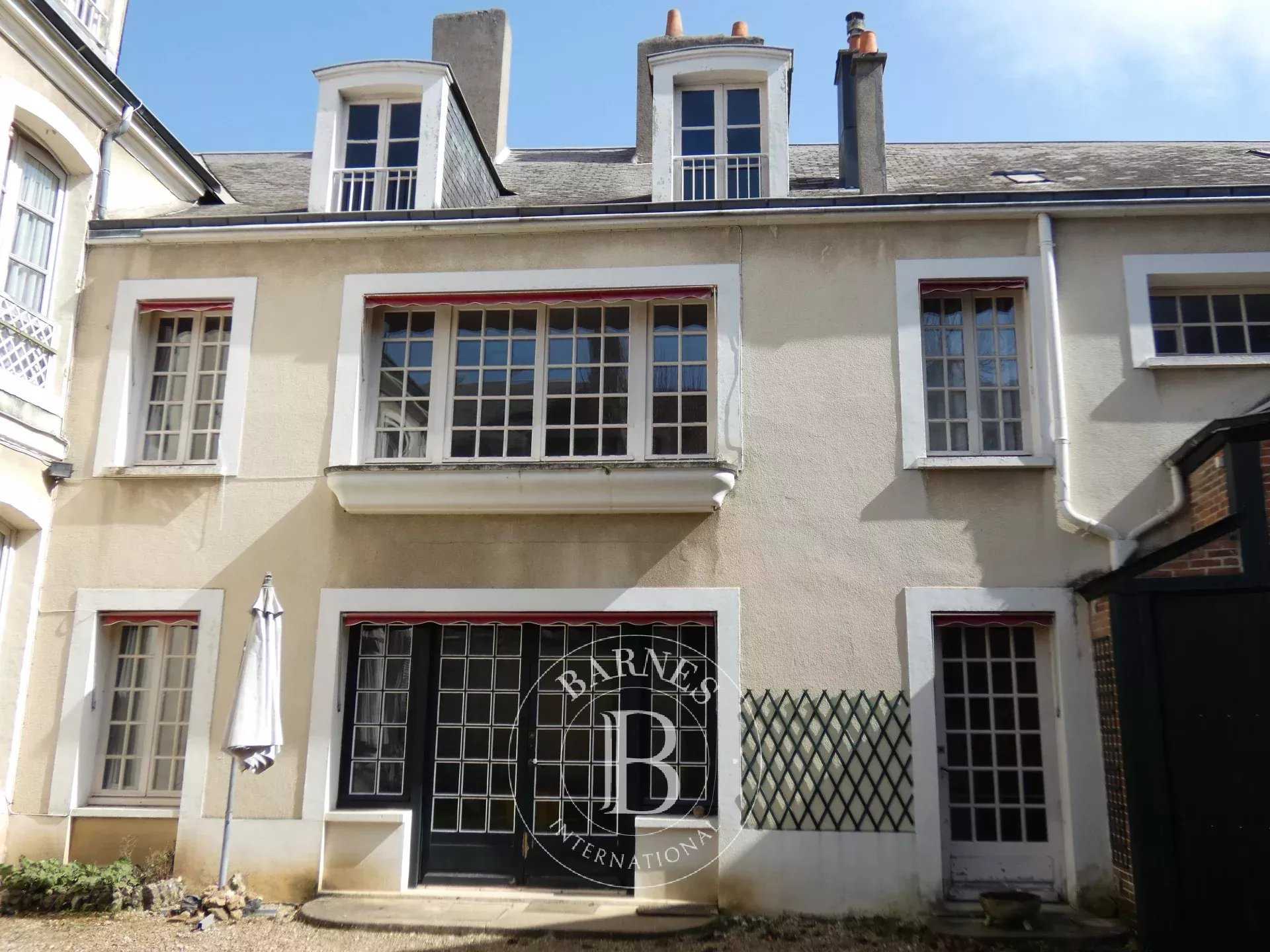 Châteaudun  - Hôtel particulier 12 Pièces 7 Chambres