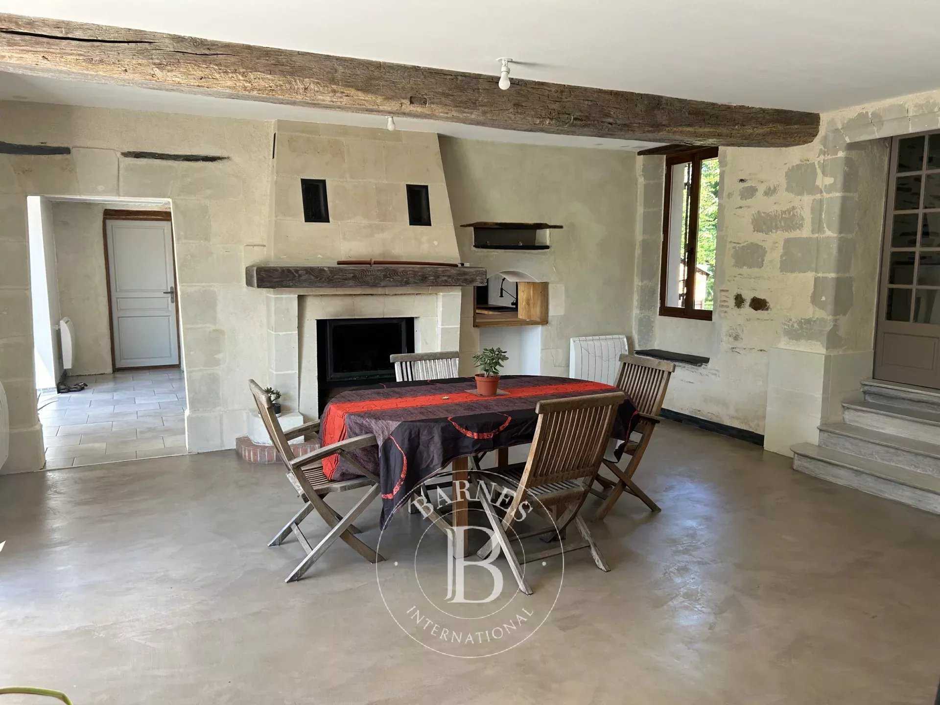 Loire-Authion  - Maison 7 Pièces 5 Chambres