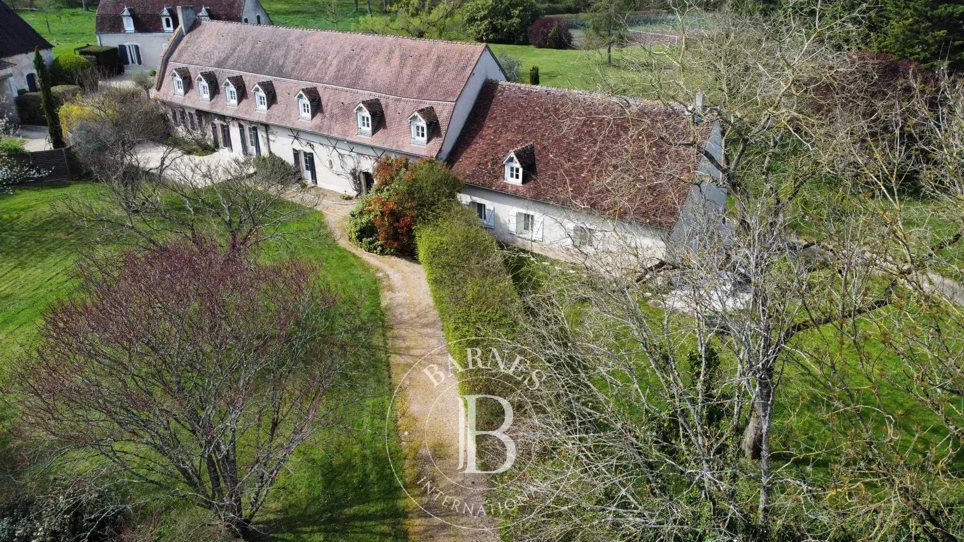 Marmagne  - Maison de village 18 Pi&egrave;ces 5 Chambres