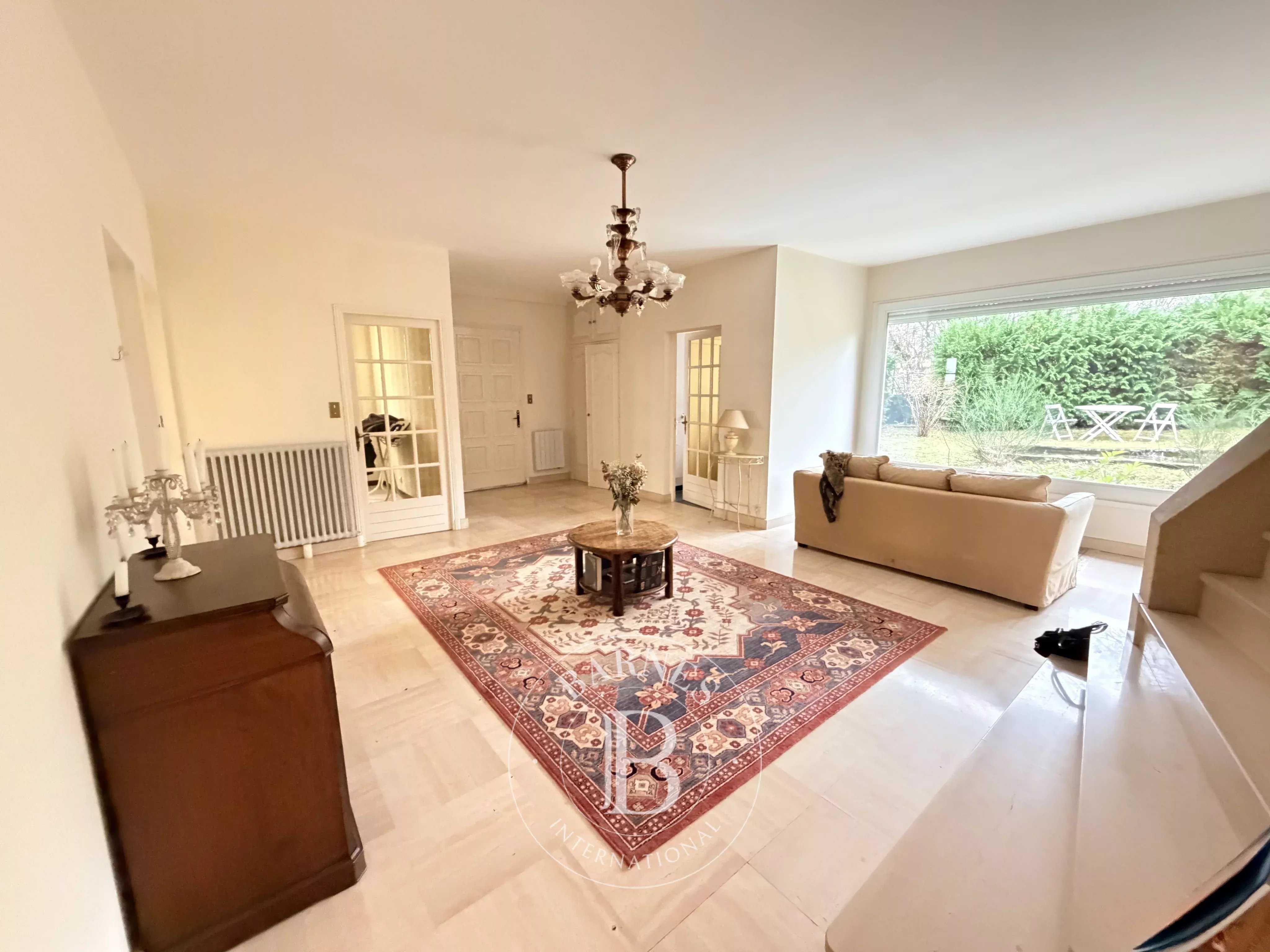 Montluçon  - Maison 10 Pi&egrave;ces 6 Chambres