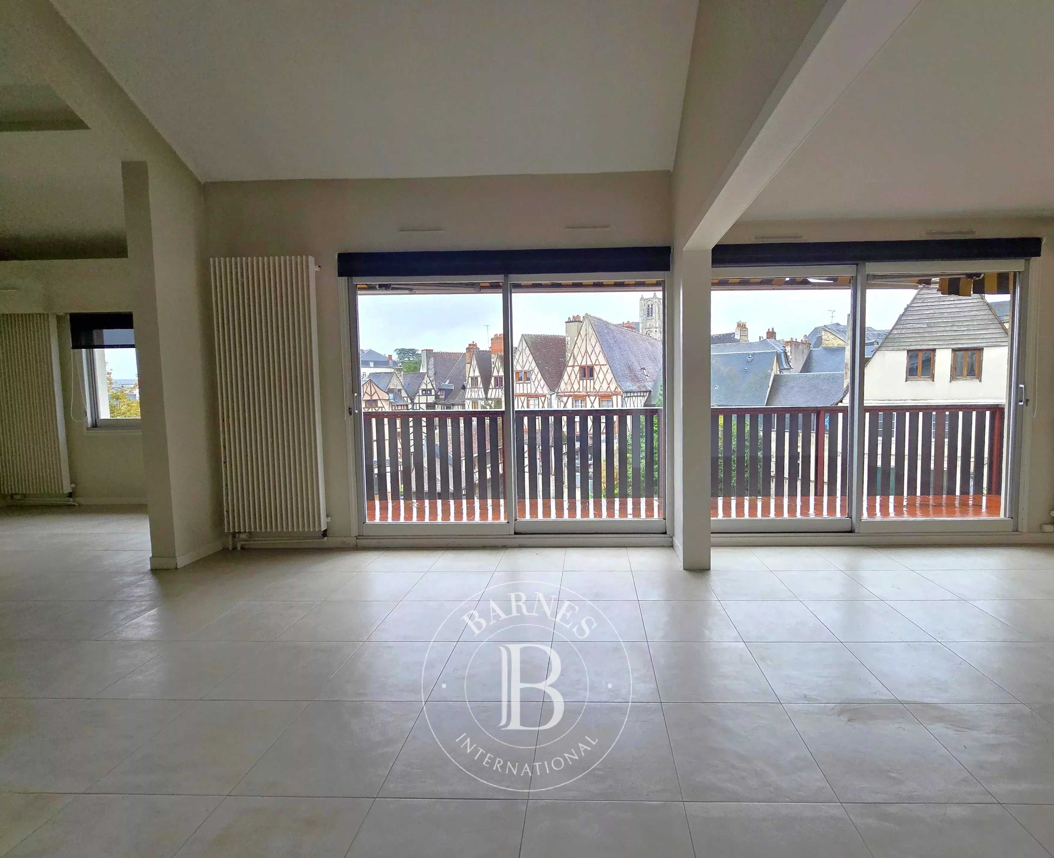 Bourges  - Triplex 6 Pi&egrave;ces 4 Chambres