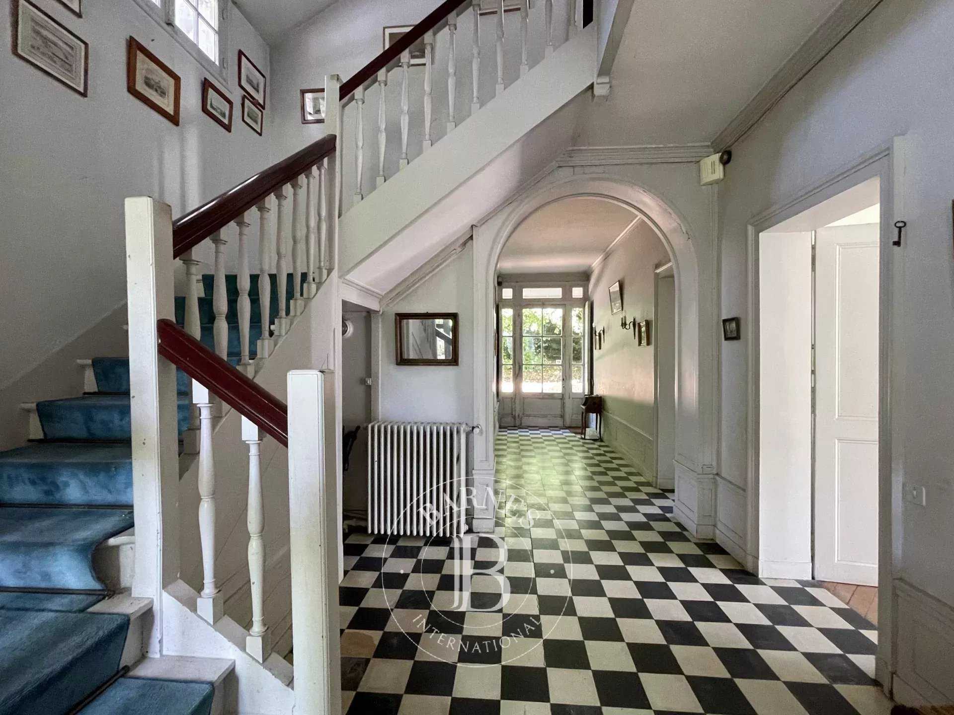 Tours  - Property 9 Bedrooms