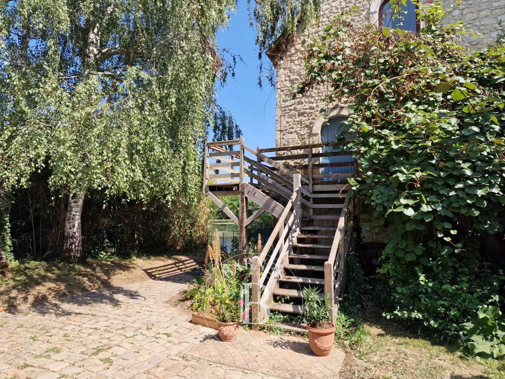 Noyen-sur-Sarthe  - House 5 Bedrooms