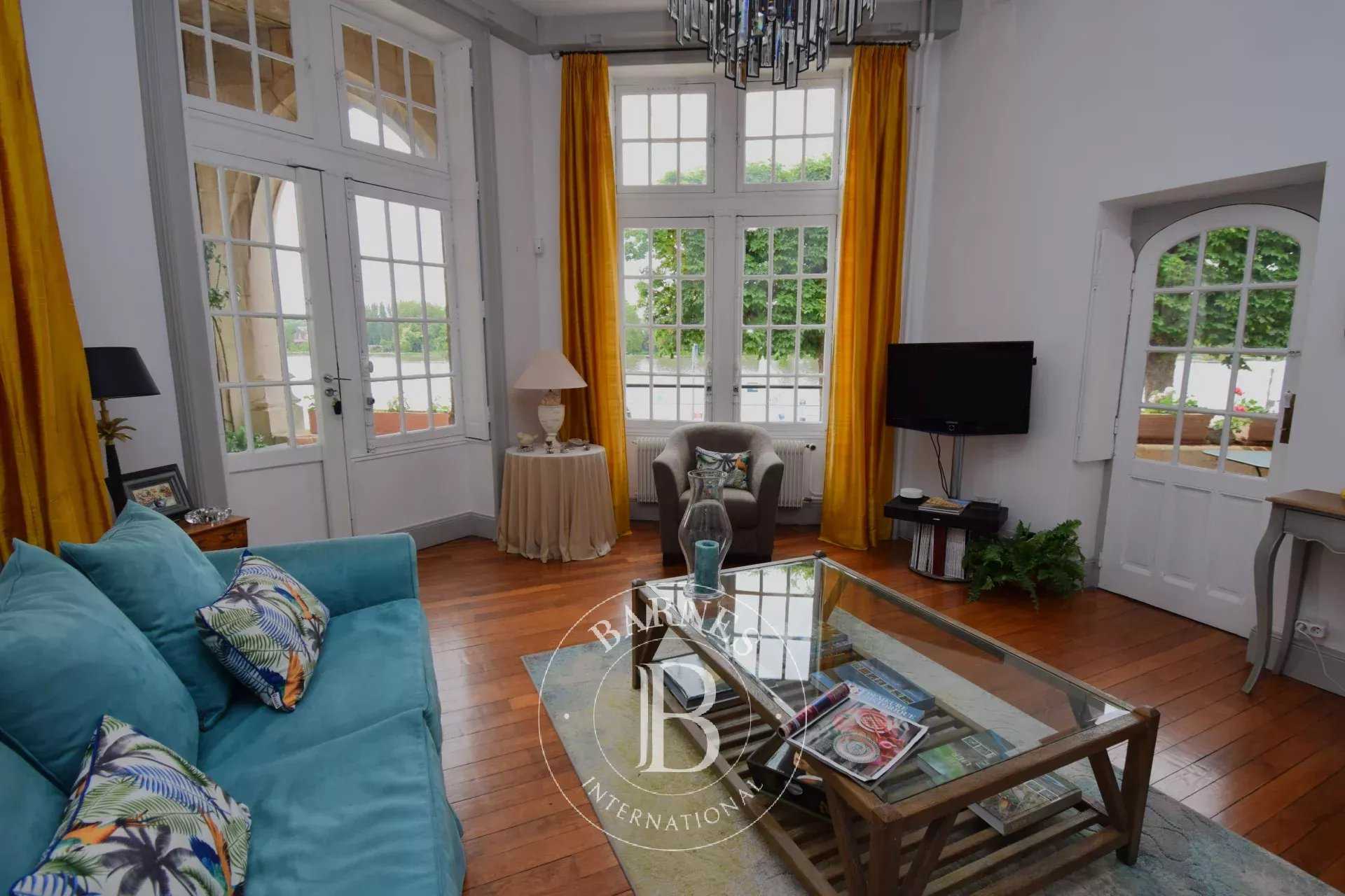 Vichy  - Appartement 5 Pi&egrave;ces 2 Chambres