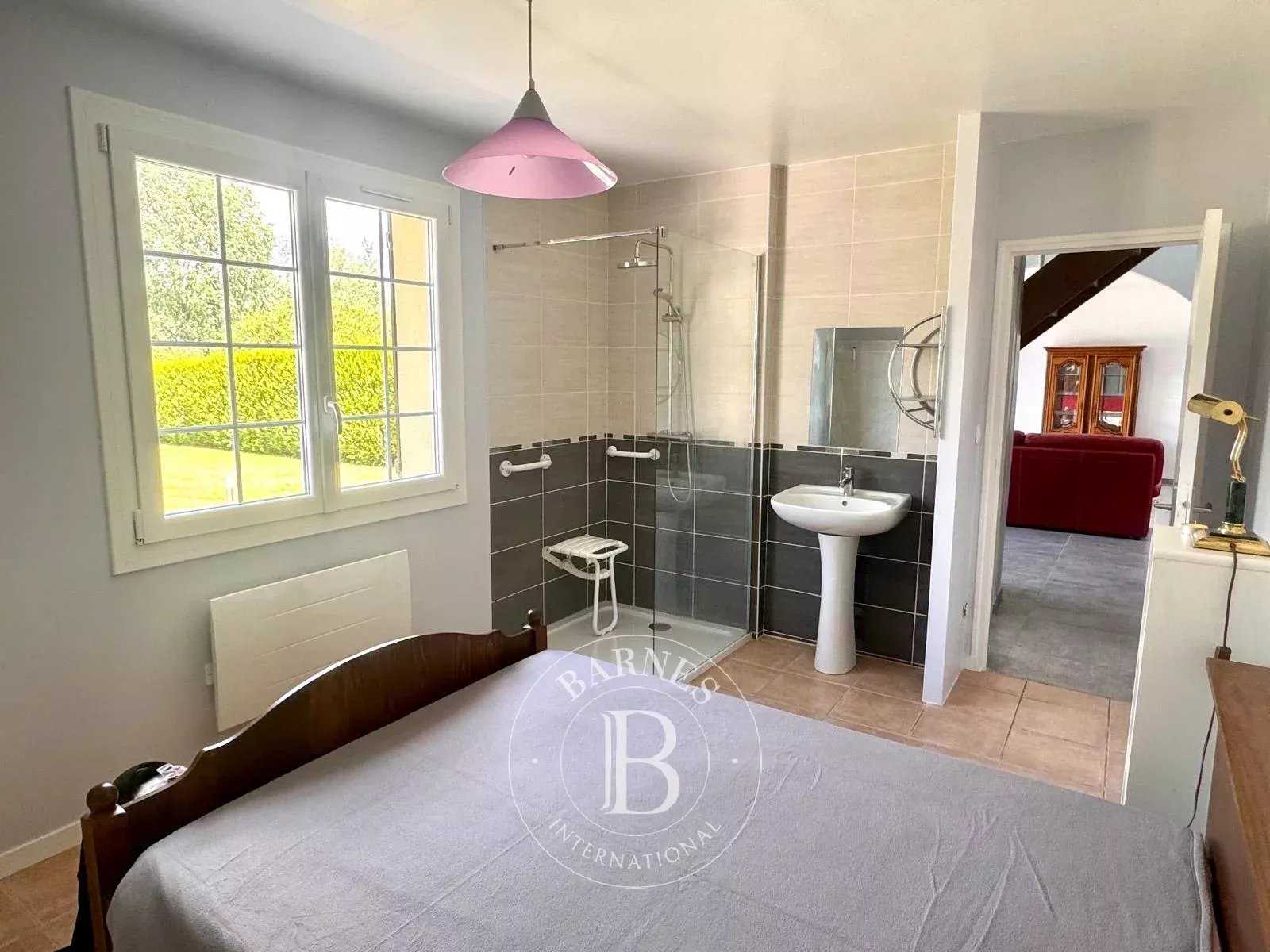 Villeneuve-sur-Conie  - House 8 Bedrooms