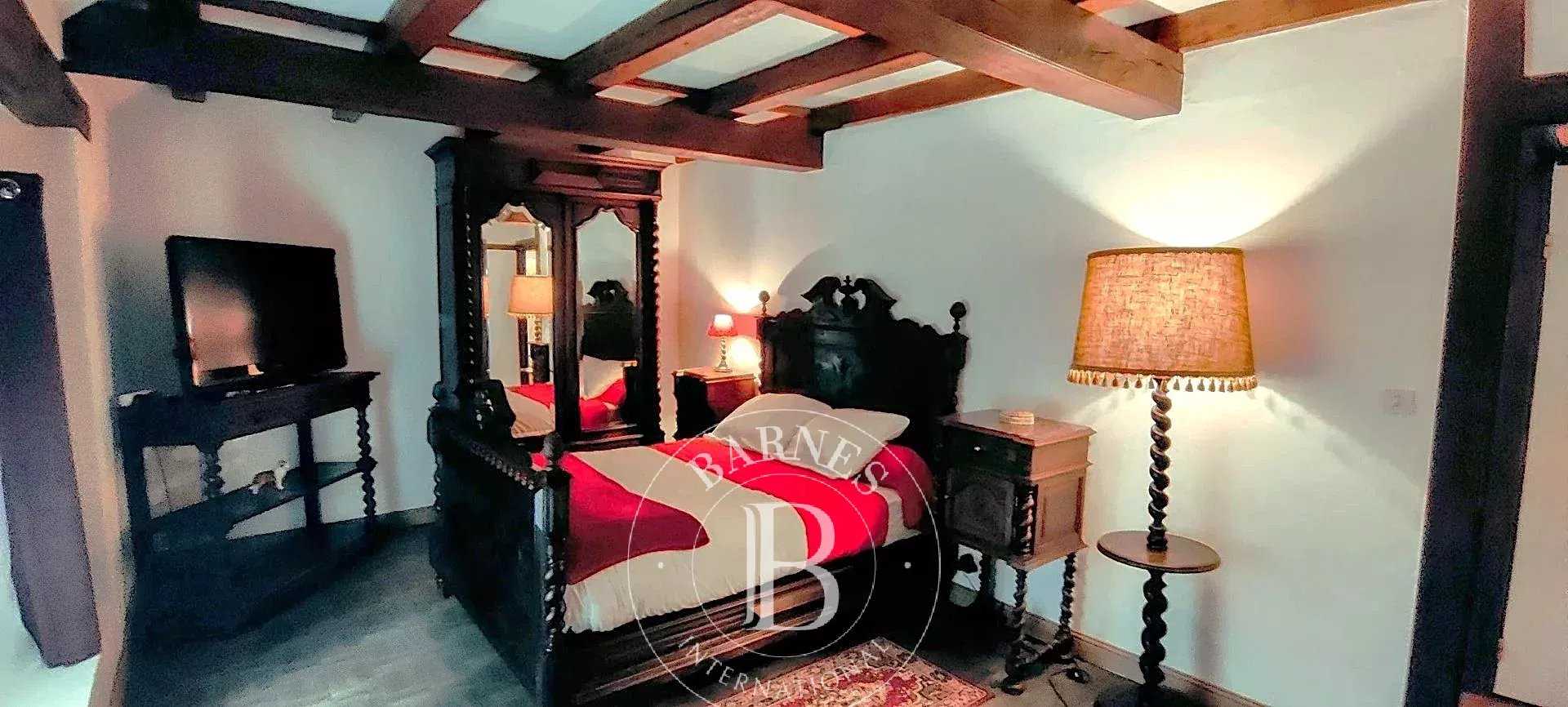 Hyds  - Mill 6 Bedrooms