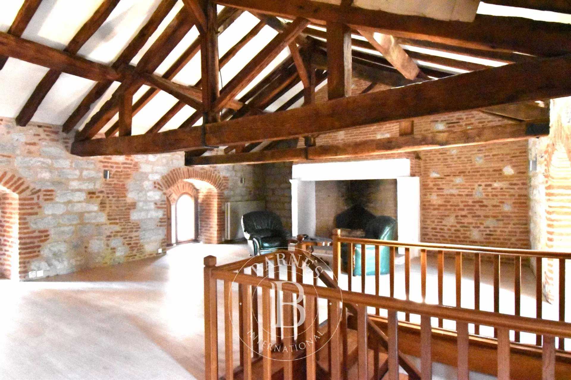 Cahors  - Maison 10 Pi&egrave;ces 4 Chambres