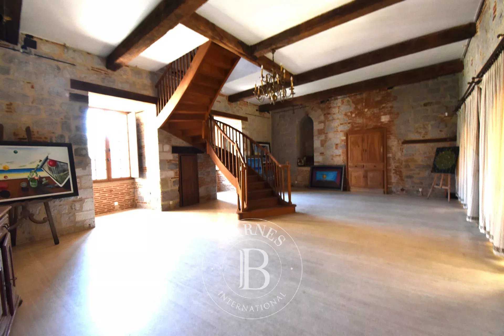 Cahors  - Maison 10 Pi&egrave;ces 4 Chambres