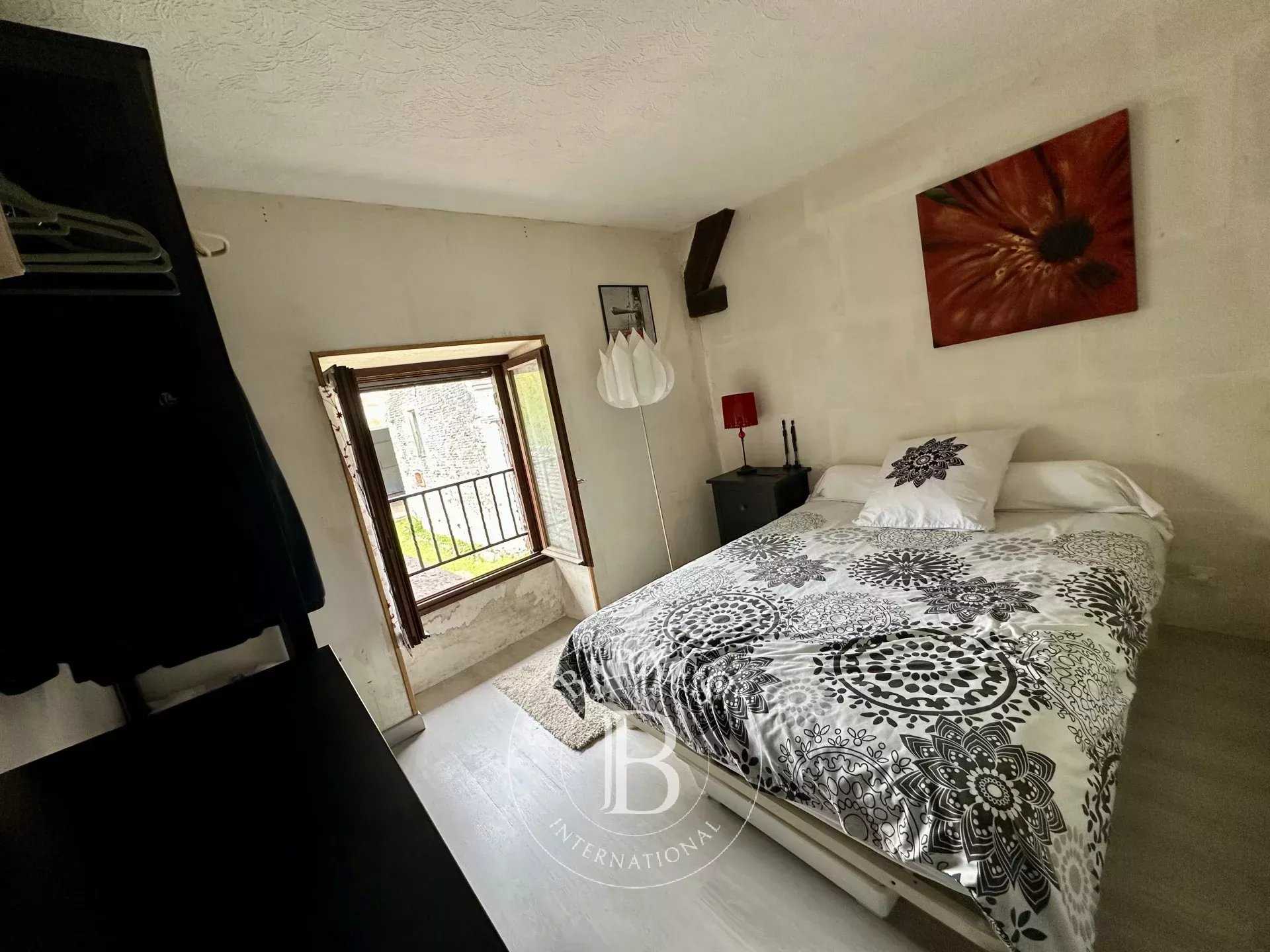 Yèvre-la-Ville  - Maison de village 3 Pi&egrave;ces 2 Chambres