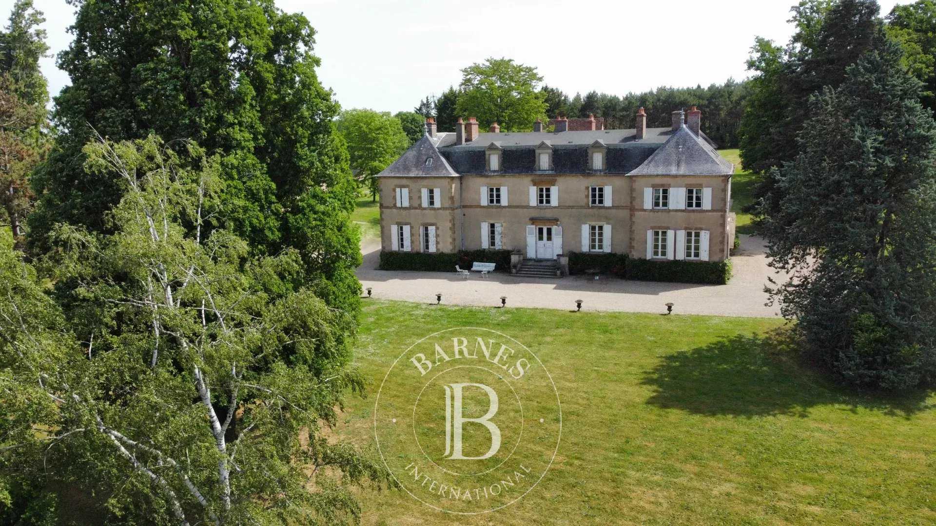 Yzeure  - Finca 18 Cuartos 11 Habitaciones