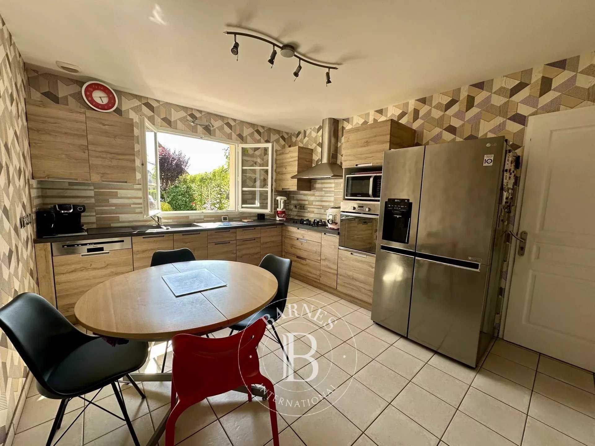 Saint-Denis-en-Val  - House 5 Bedrooms