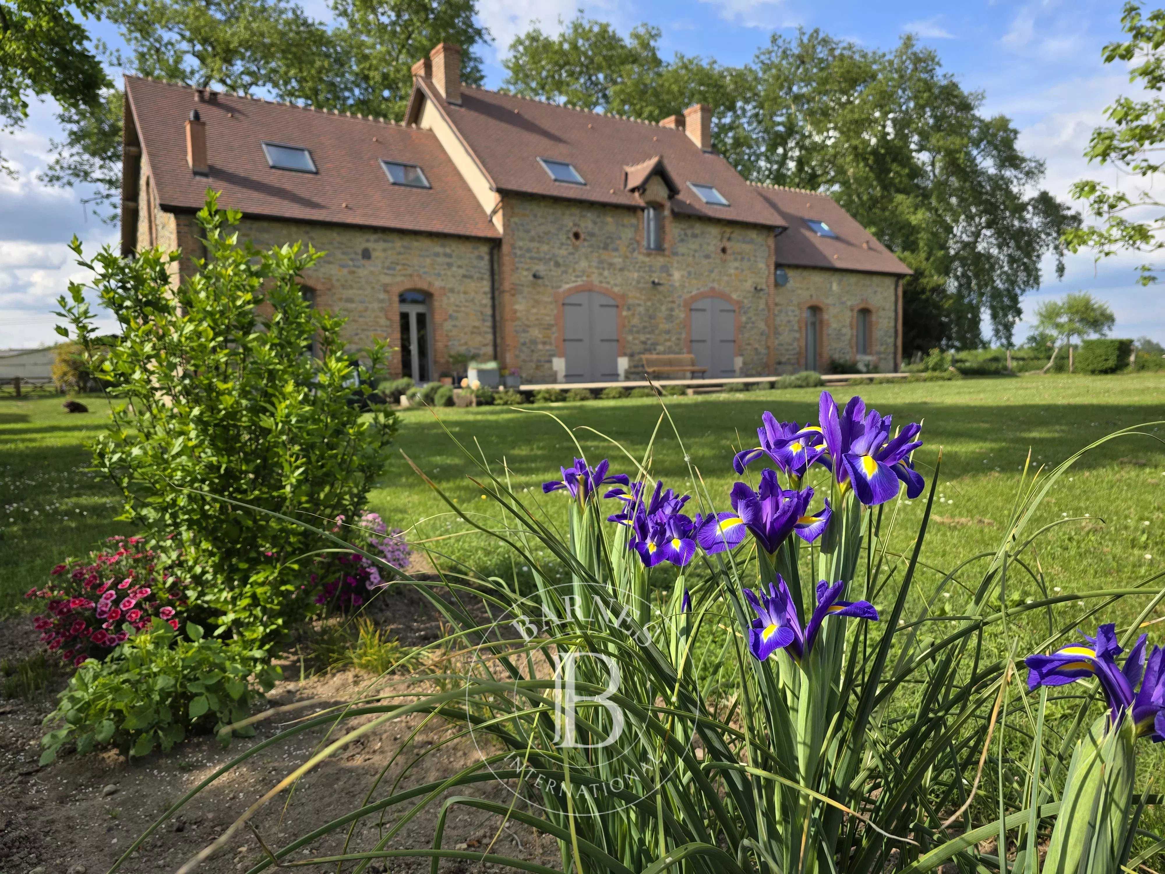 Decize  - Maison 12 Pi&egrave;ces 3 Chambres