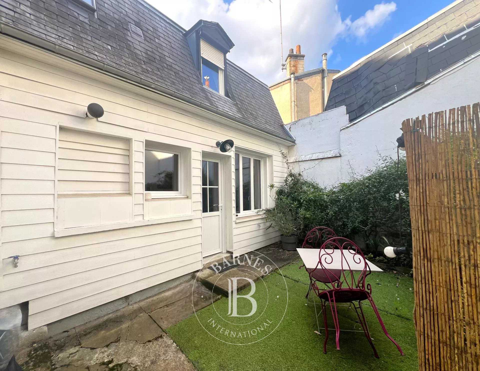 Tours  - Ensemble immobilier 4 Pi&egrave;ces 2 Chambres