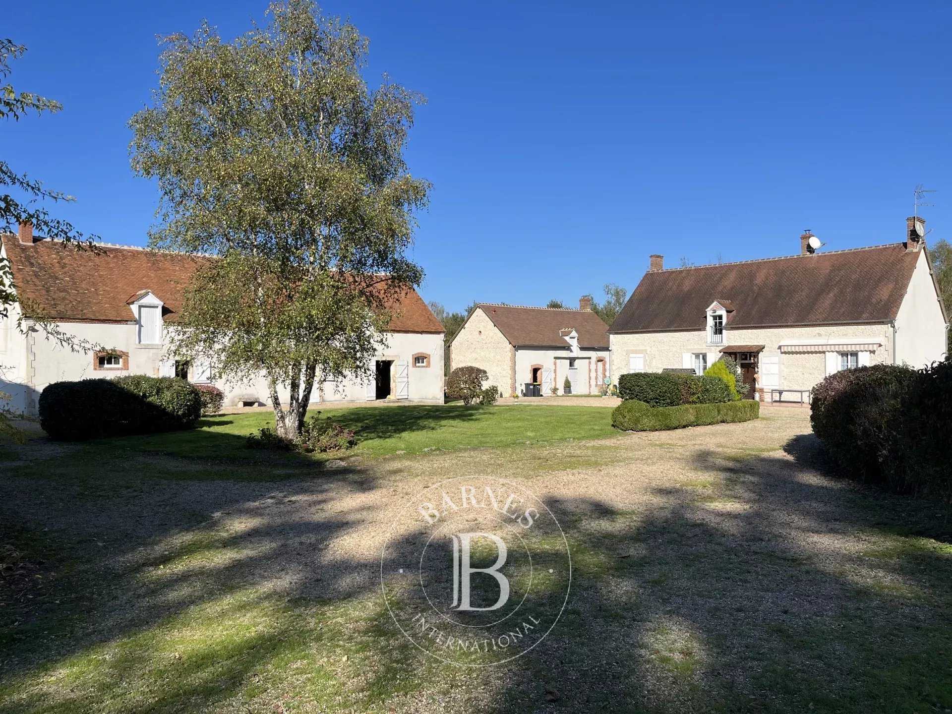 Theillay  - Property 5 Bedrooms