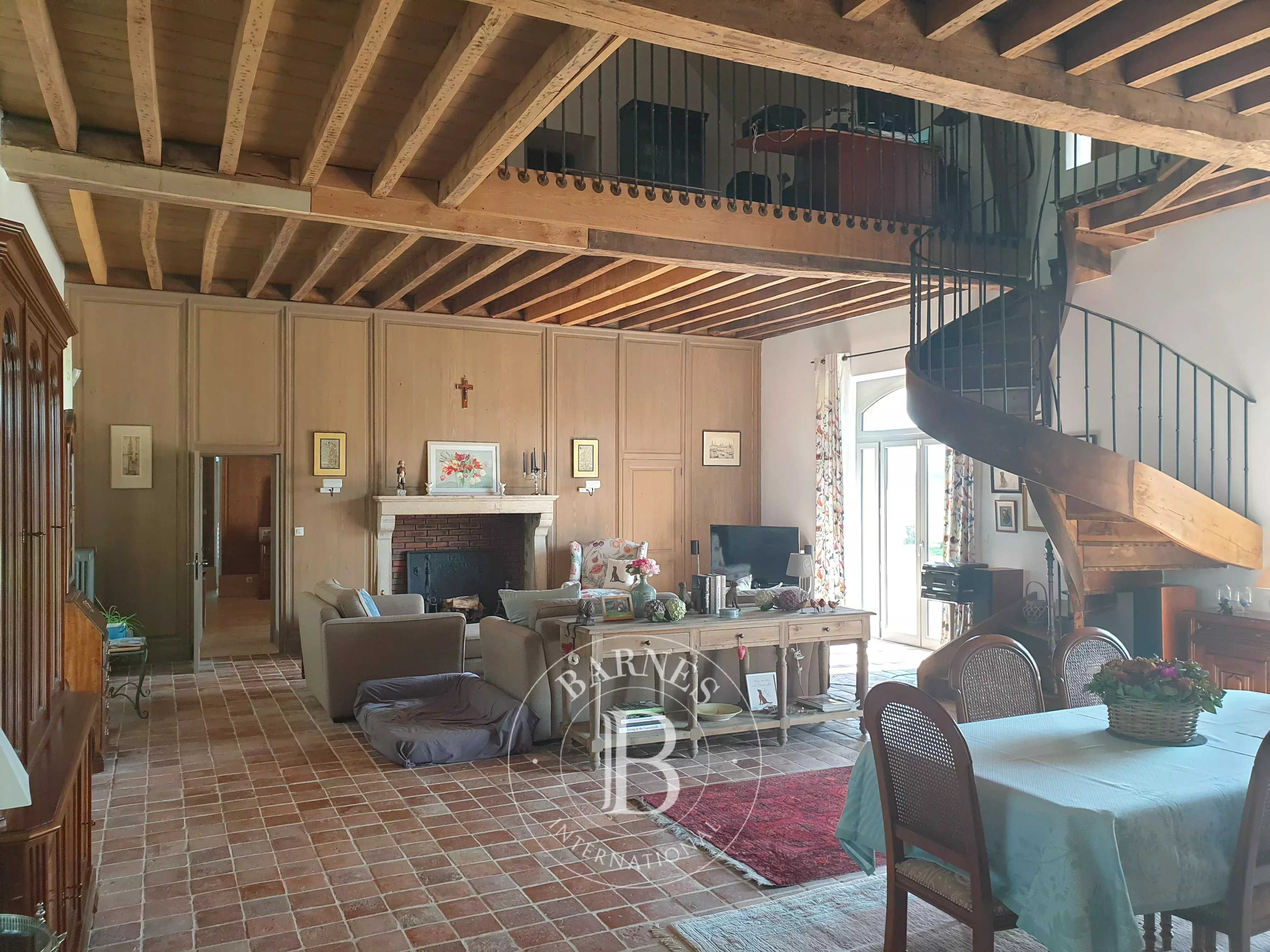 Decize  - Maison 12 Pi&egrave;ces 3 Chambres