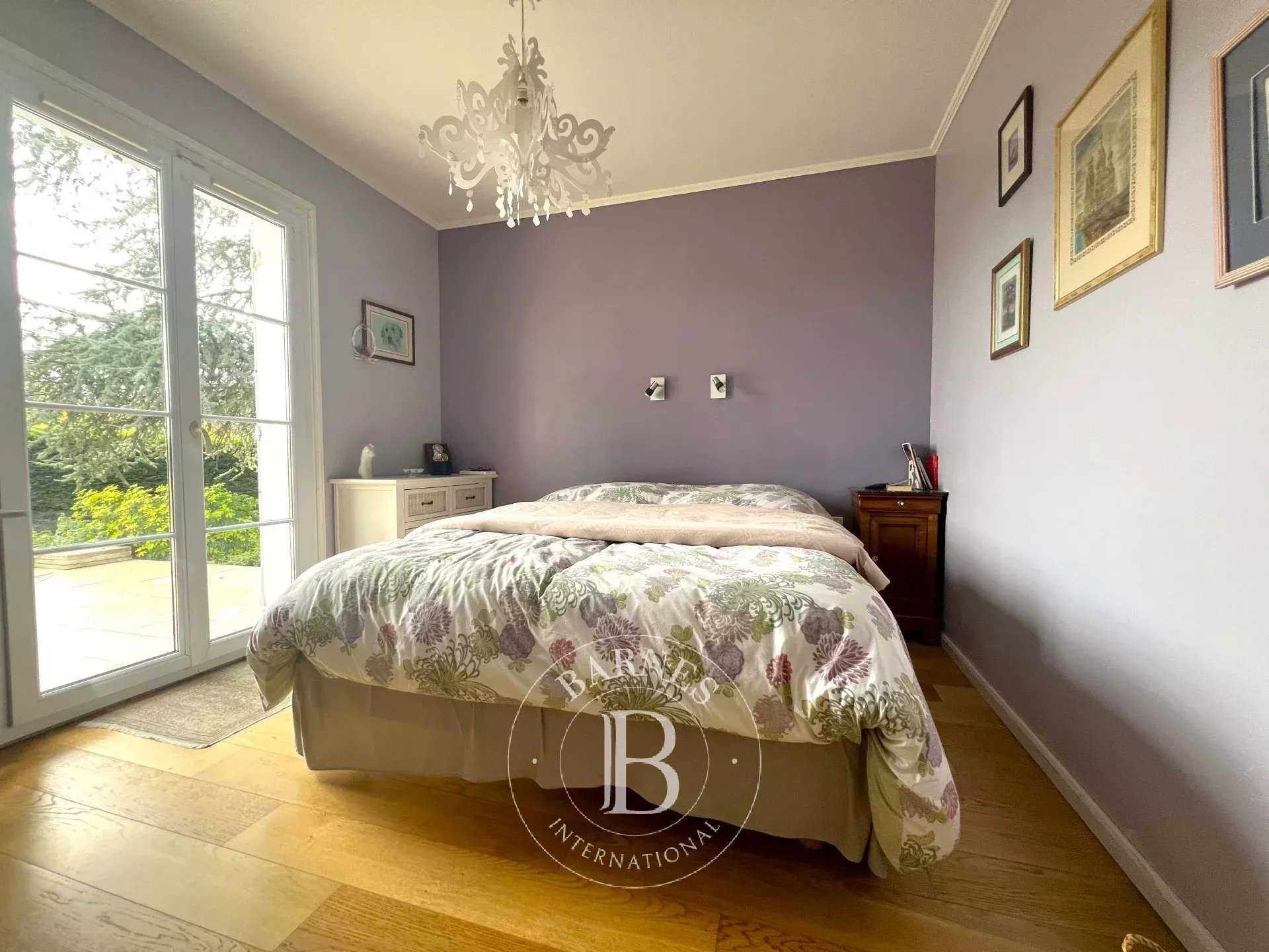 Fondettes  - Maison 8 Pi&egrave;ces 5 Chambres