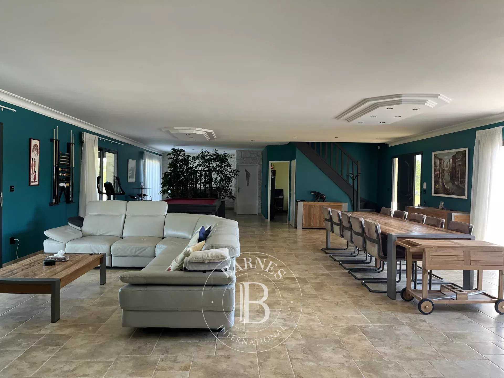 Vernou-en-Sologne  - Maison 14 Pièces 5 Chambres