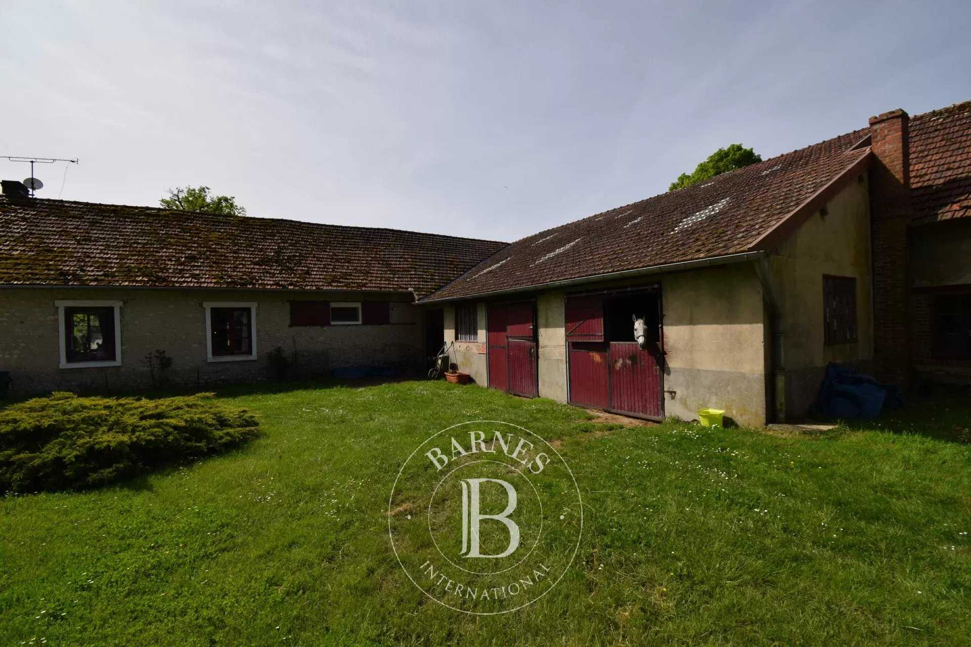 Gy-en-Sologne  - Propriété 5 Pièces 4 Chambres
