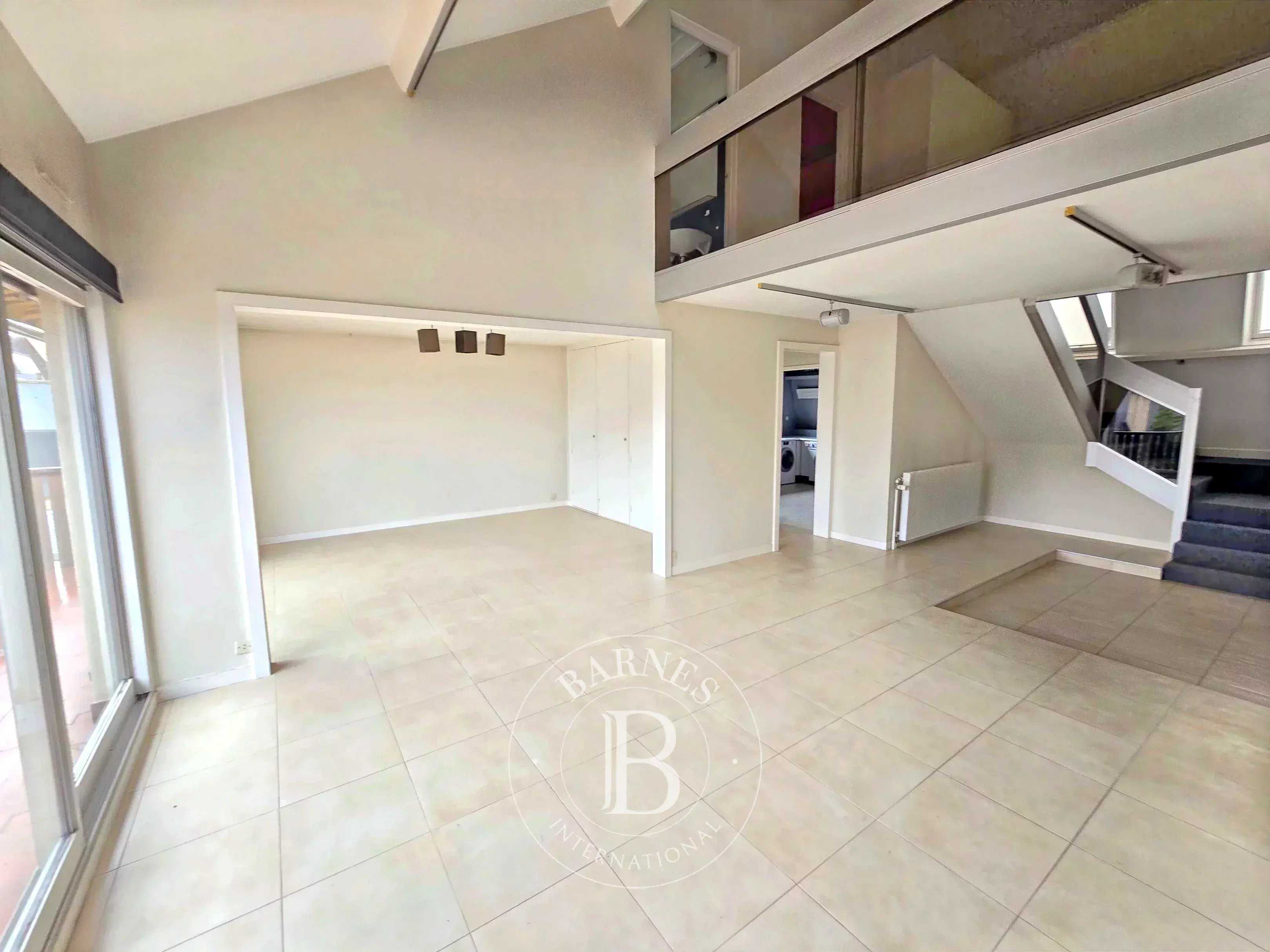 Bourges  - Triplex 6 Pi&egrave;ces 4 Chambres