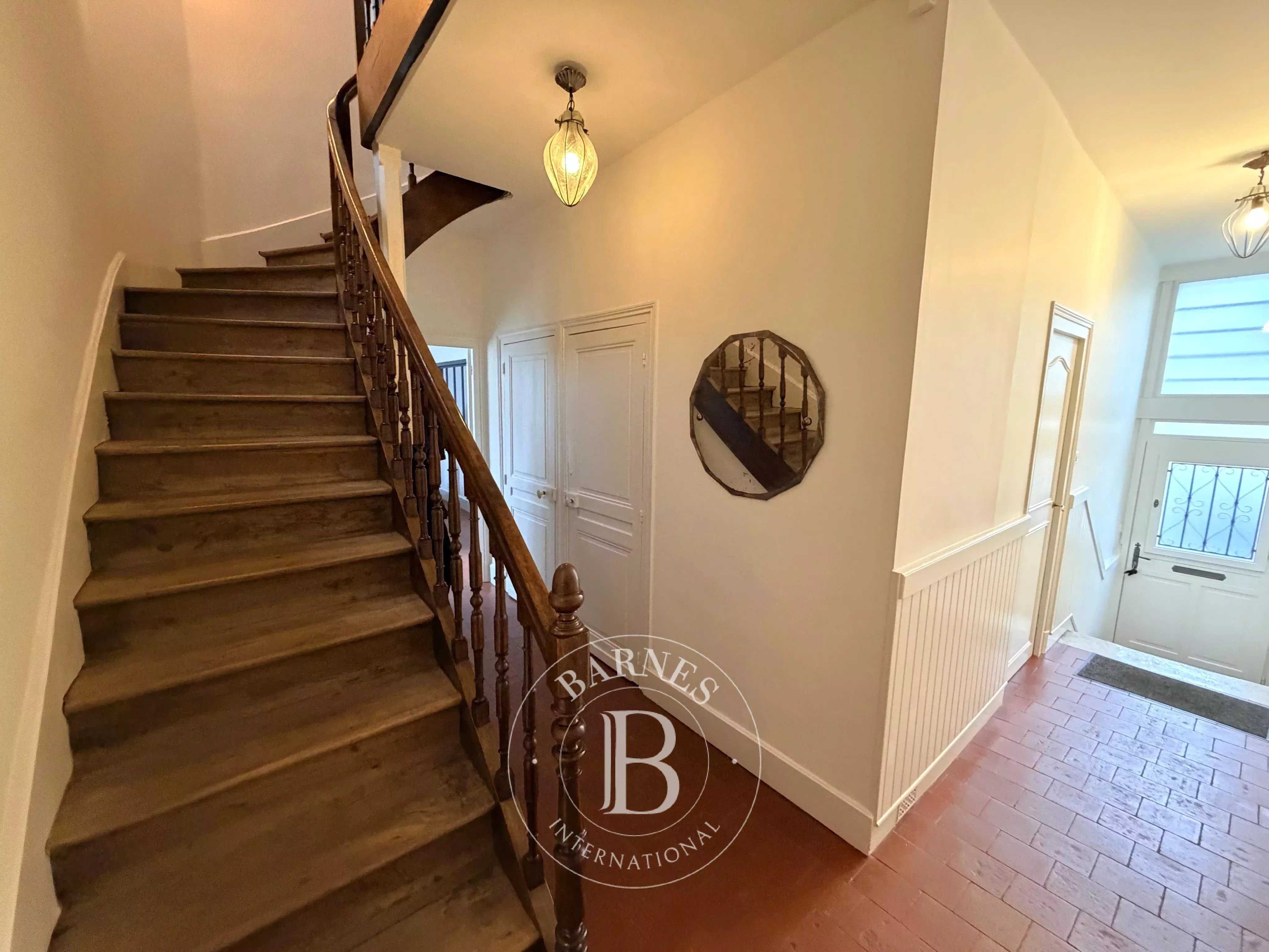 Bourges  - Maison de ville 6 Pi&egrave;ces 4 Chambres