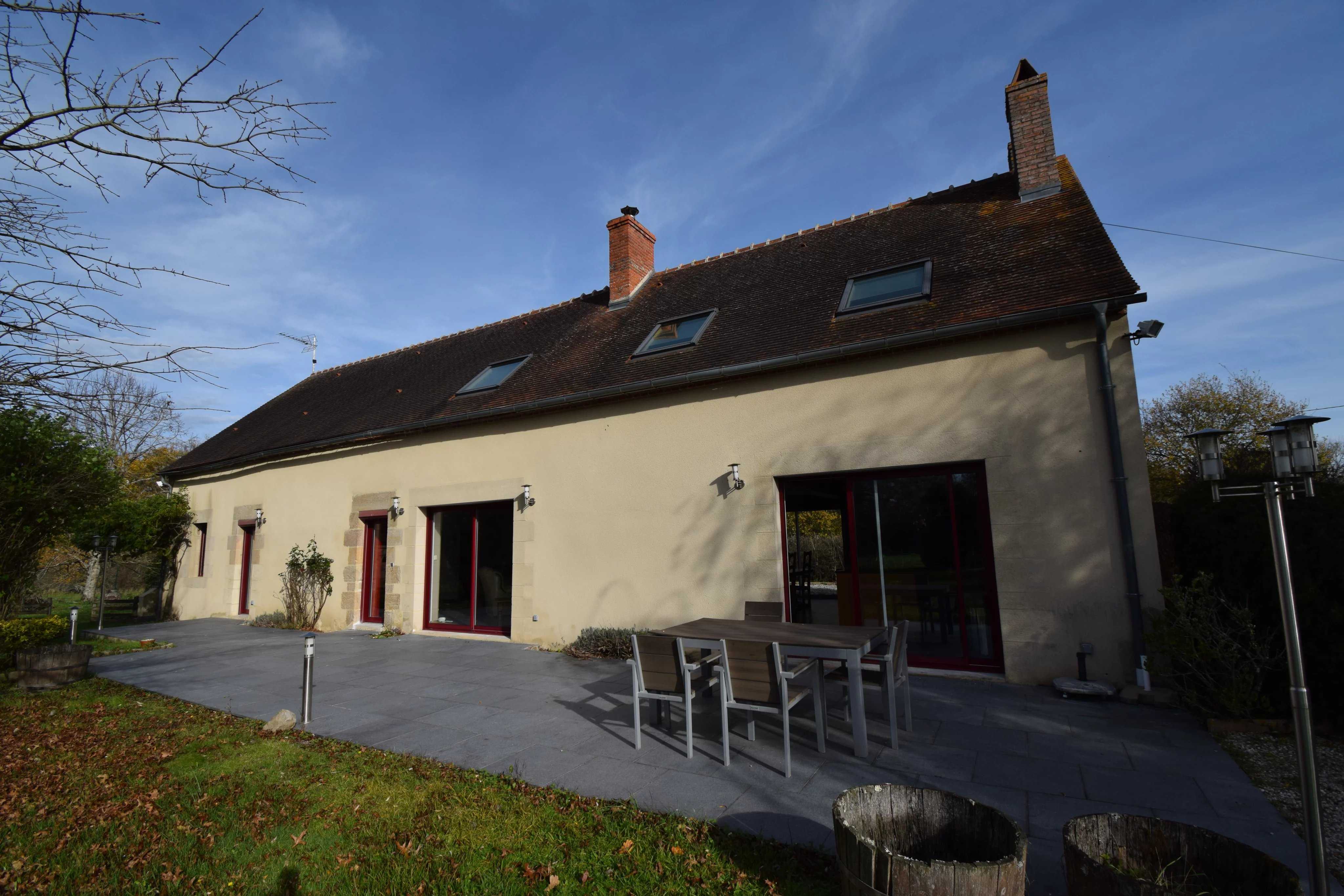 Lusigny  - Propriété 10 Pi&egrave;ces 4 Chambres