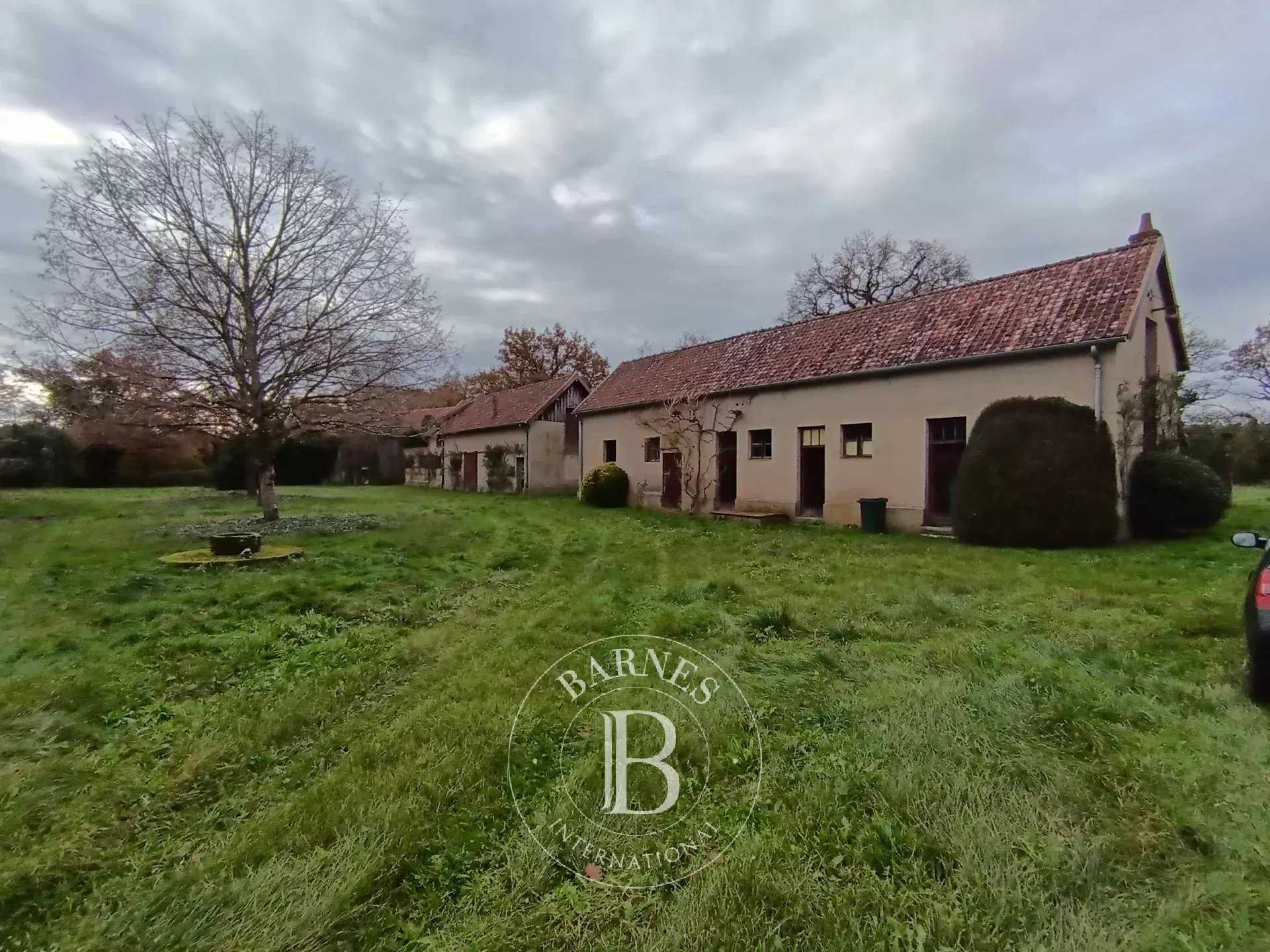 Gy-en-Sologne  - Propriété 5 Pièces 4 Chambres