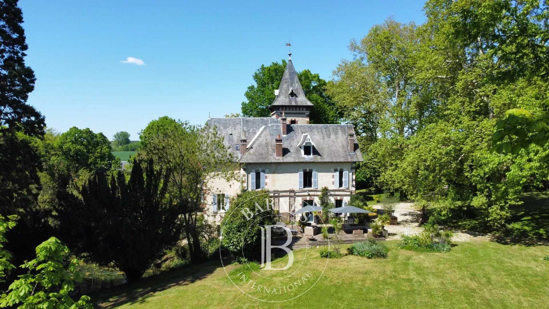 Manor house Bourges  -  ref 85897663 (picture 1)
