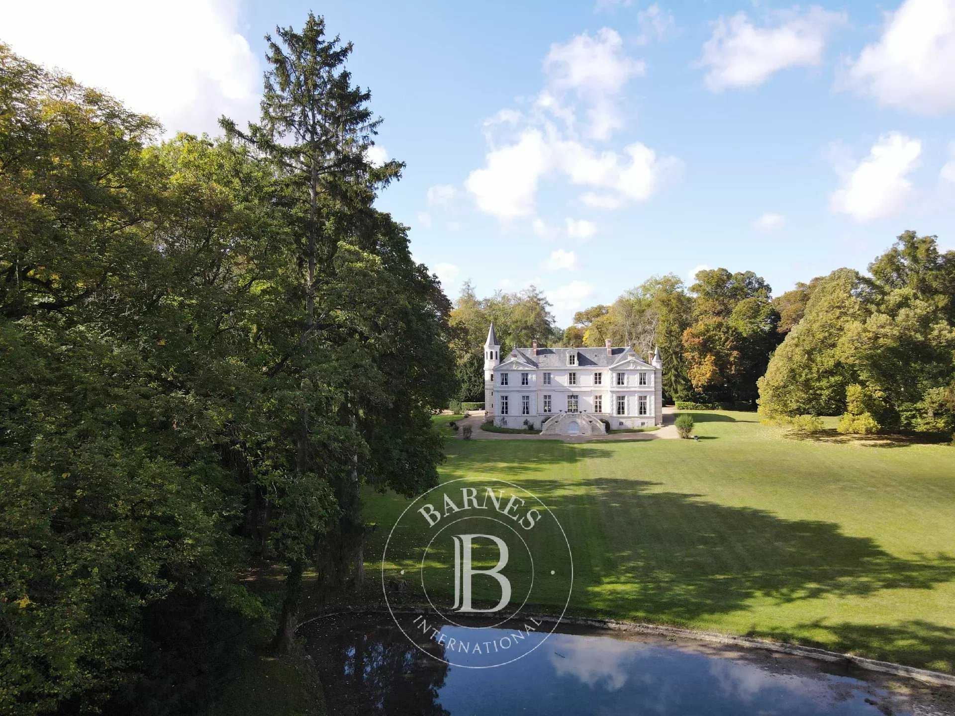 Château Orléans  -  ref 84574756 (picture 1)