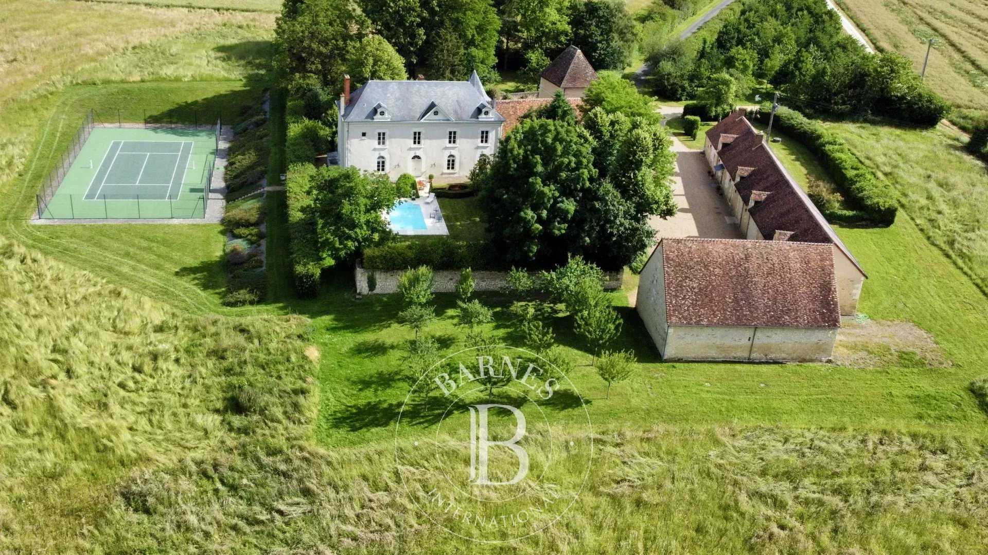 Propriété Loches  -  ref 84794661 (picture 1)