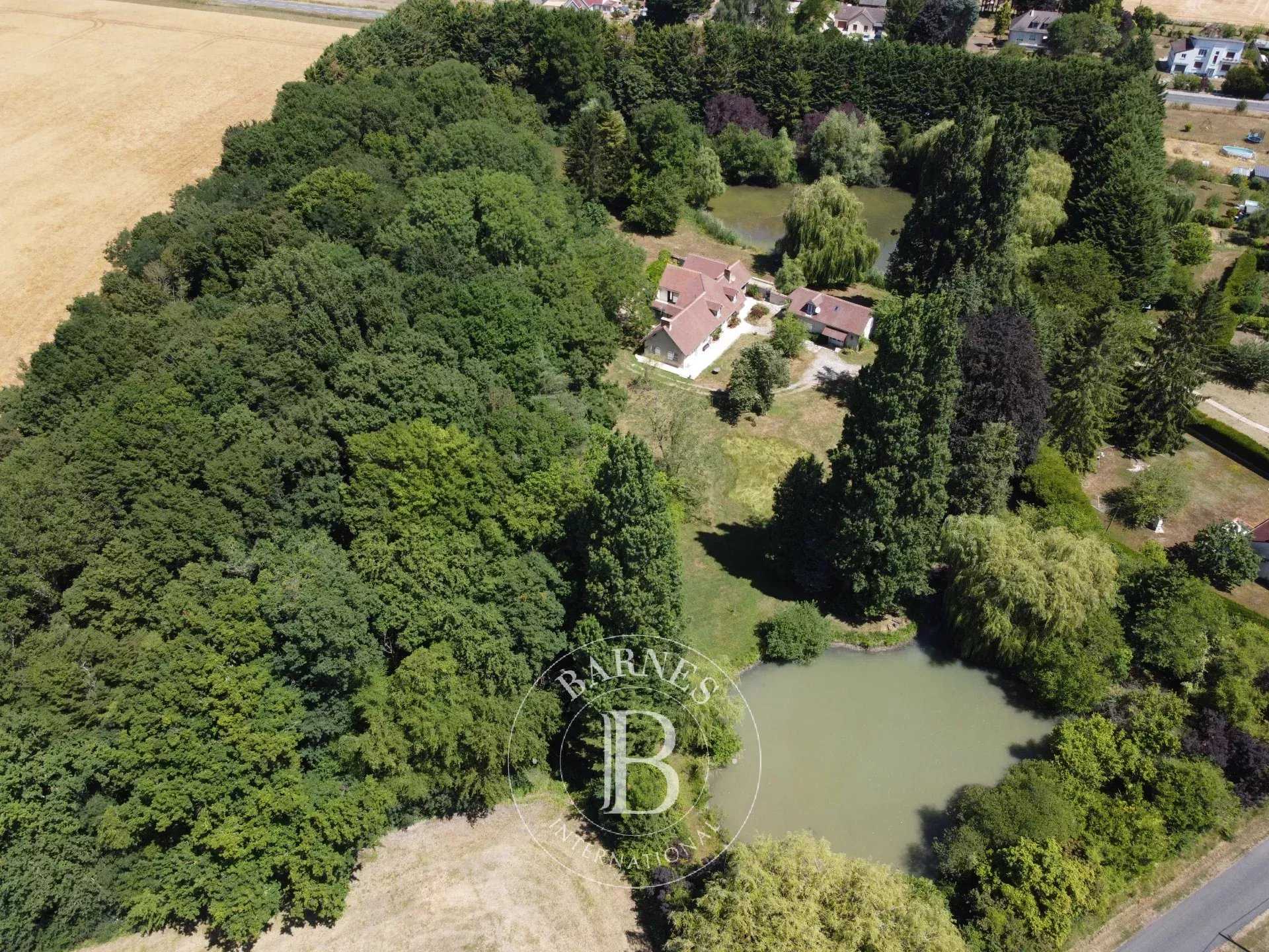 Propriété Ladon  -  ref 85935811 (picture 1)