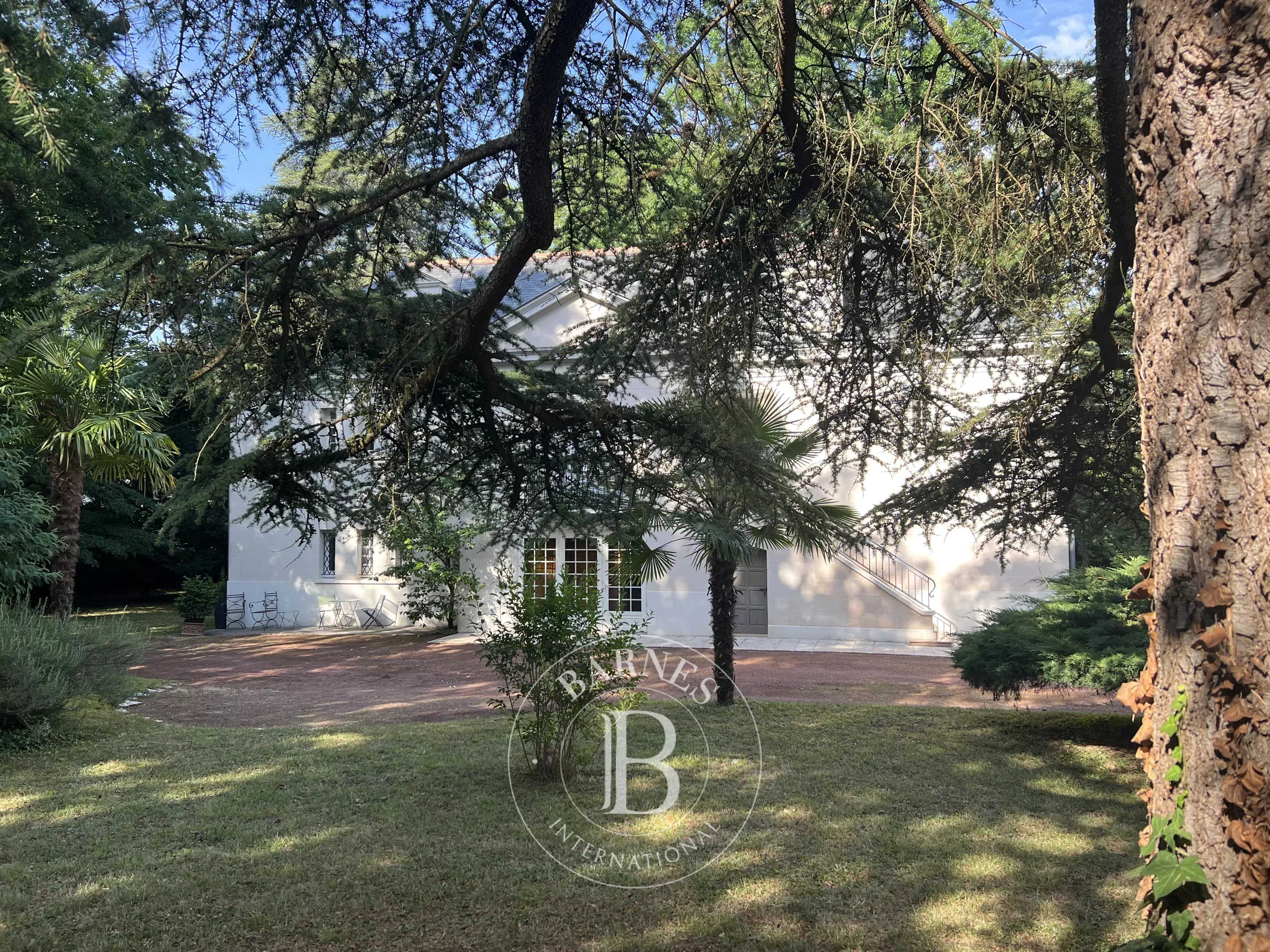 Villa Vouvray  -  ref 86659804 (picture 1)