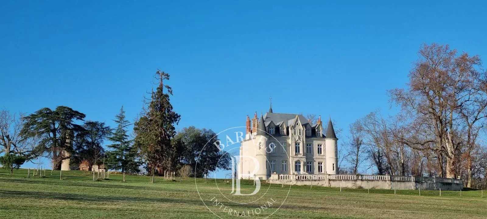 Castle Audes  -  ref 84279924 (picture 1)