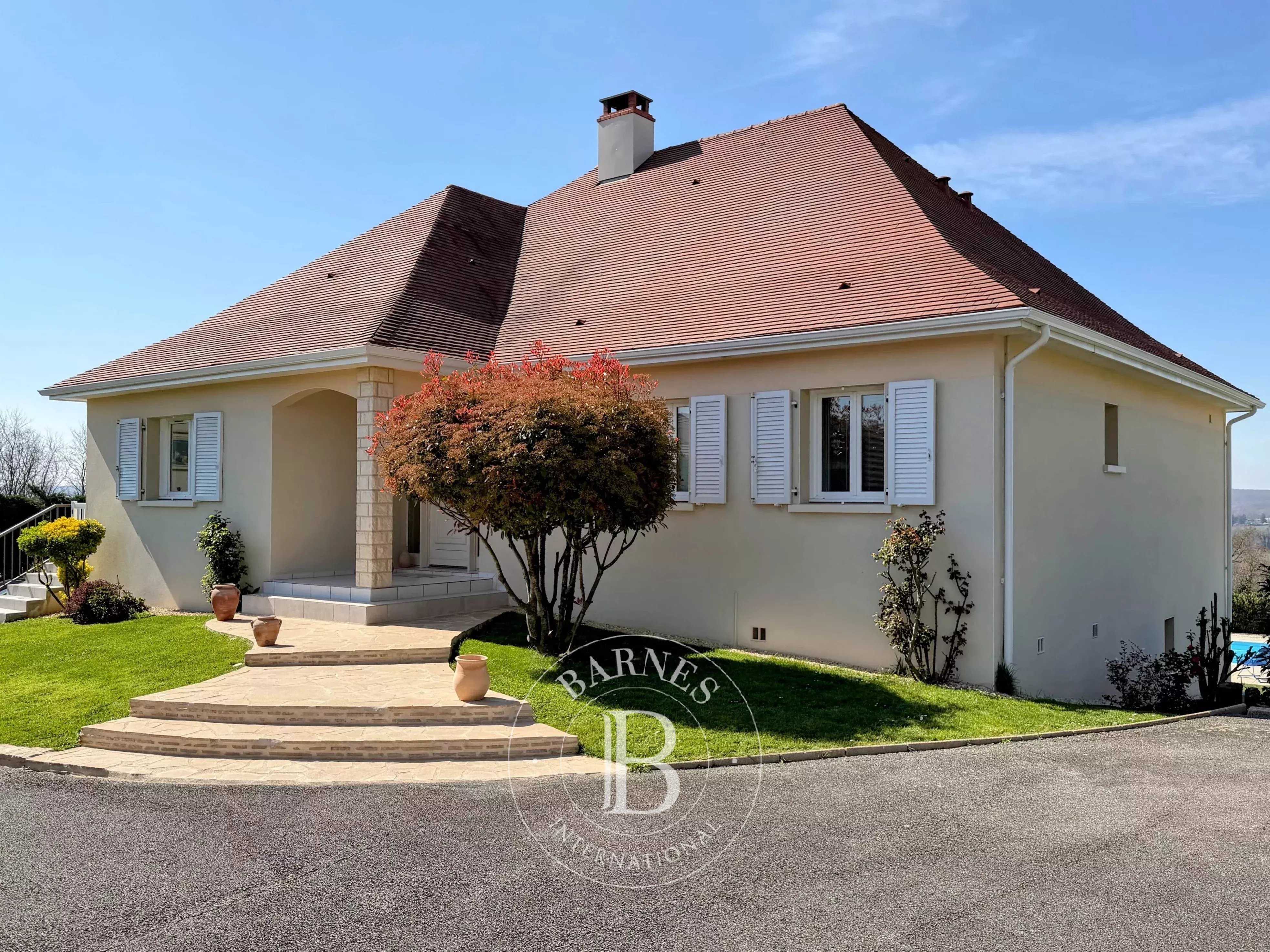 Villa Vichy  -  ref 86852834 (picture 1)