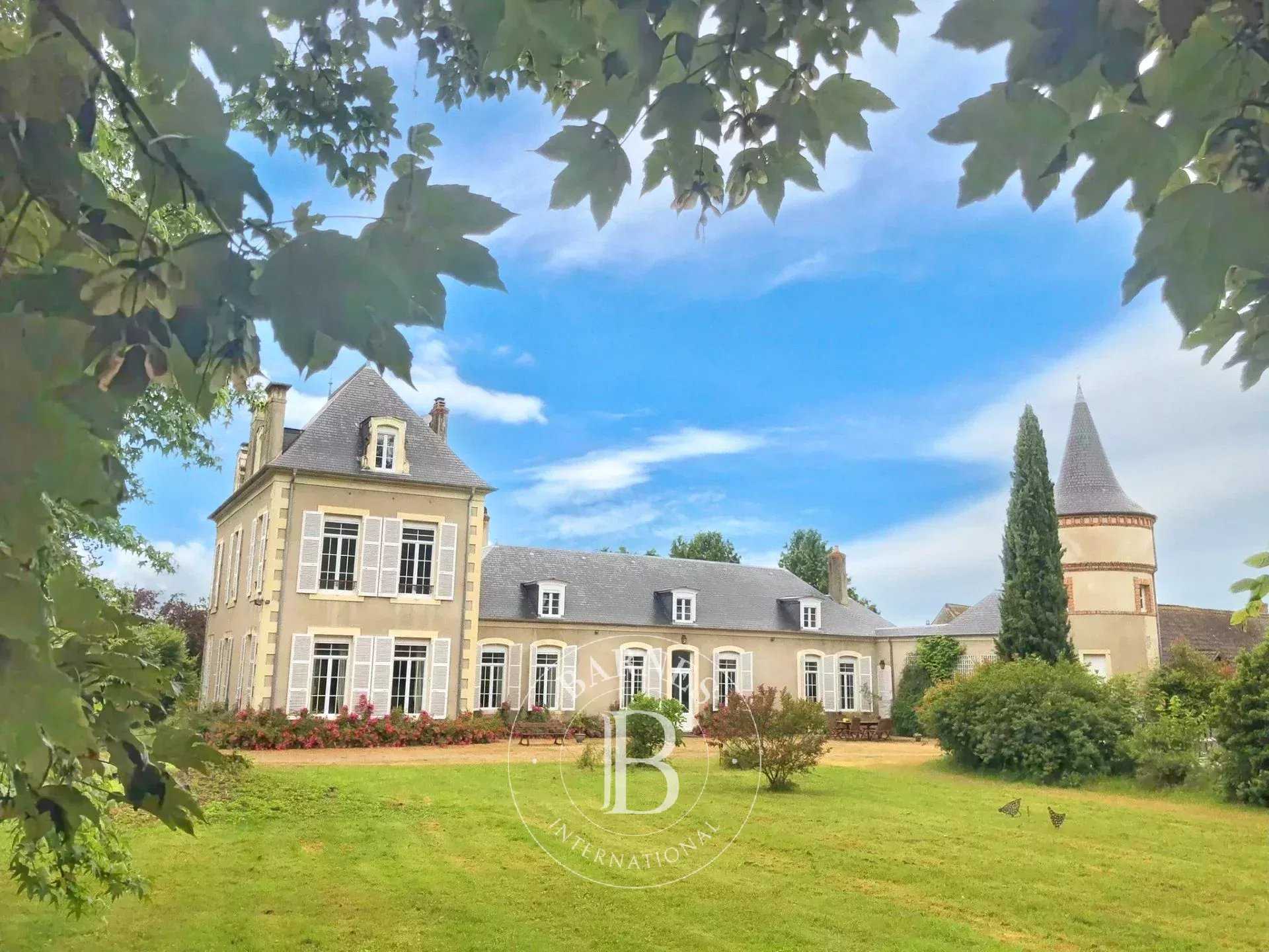 Château Bourges  -  ref 84976549 (picture 1)