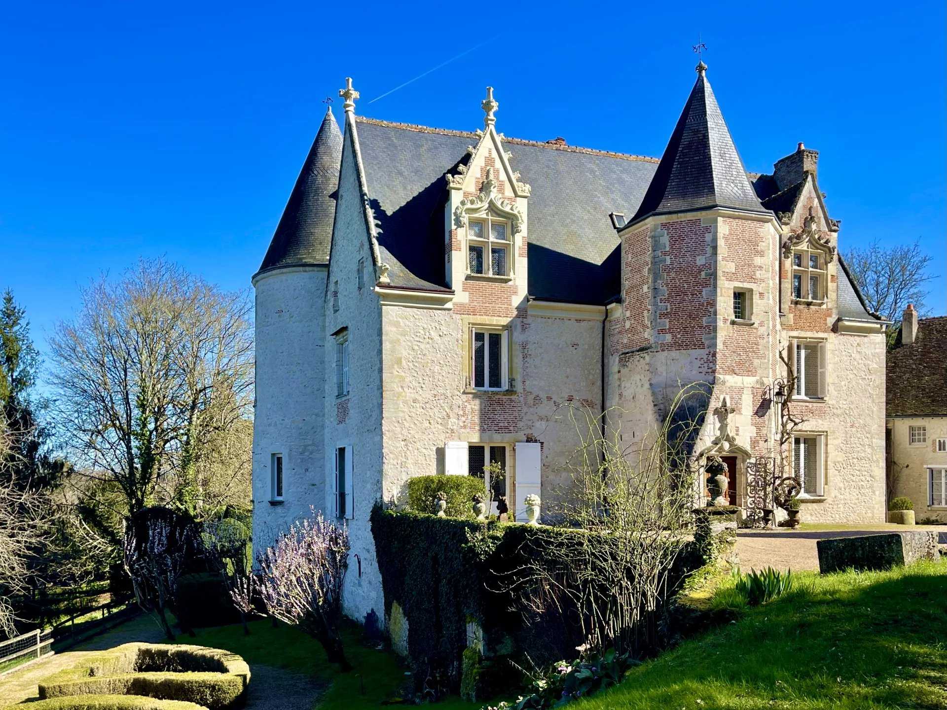 Château Amboise  -  ref 84294202 (picture 1)