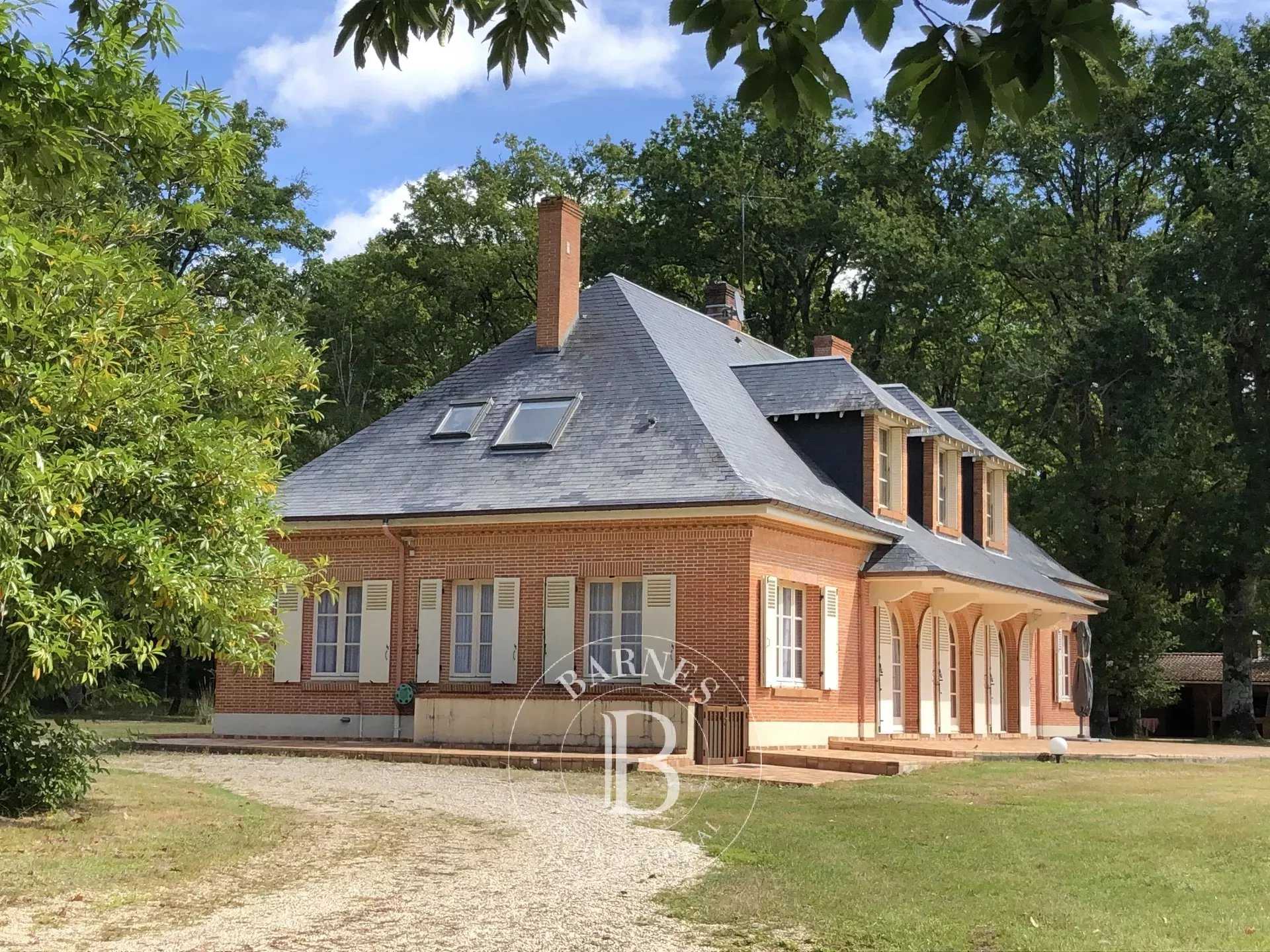 Property Aubigny-sur-Nère  -  ref 83173261 (picture 2)