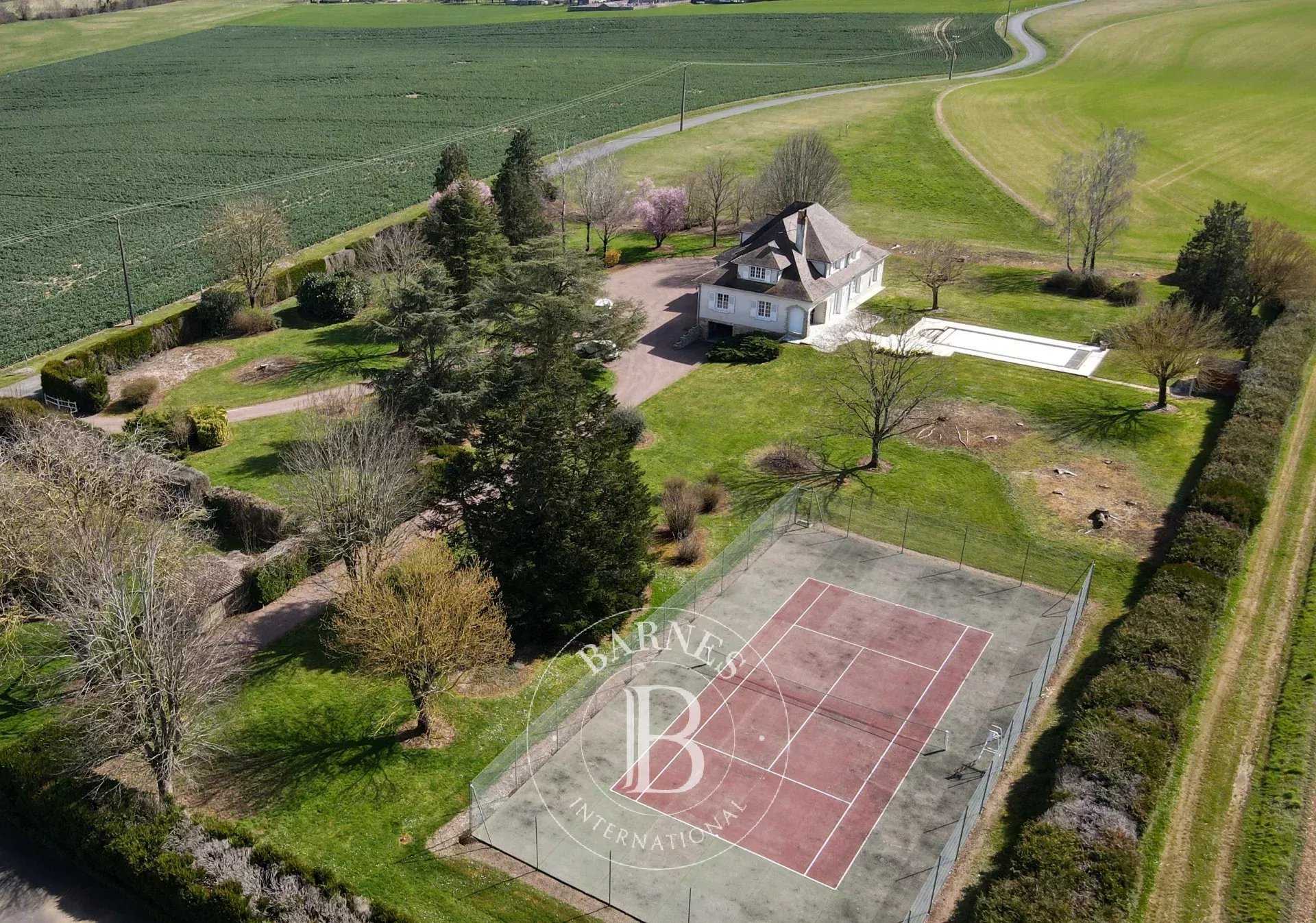 Casa Saint-Denis-de-Palin  -  ref 84525299 (picture 1)