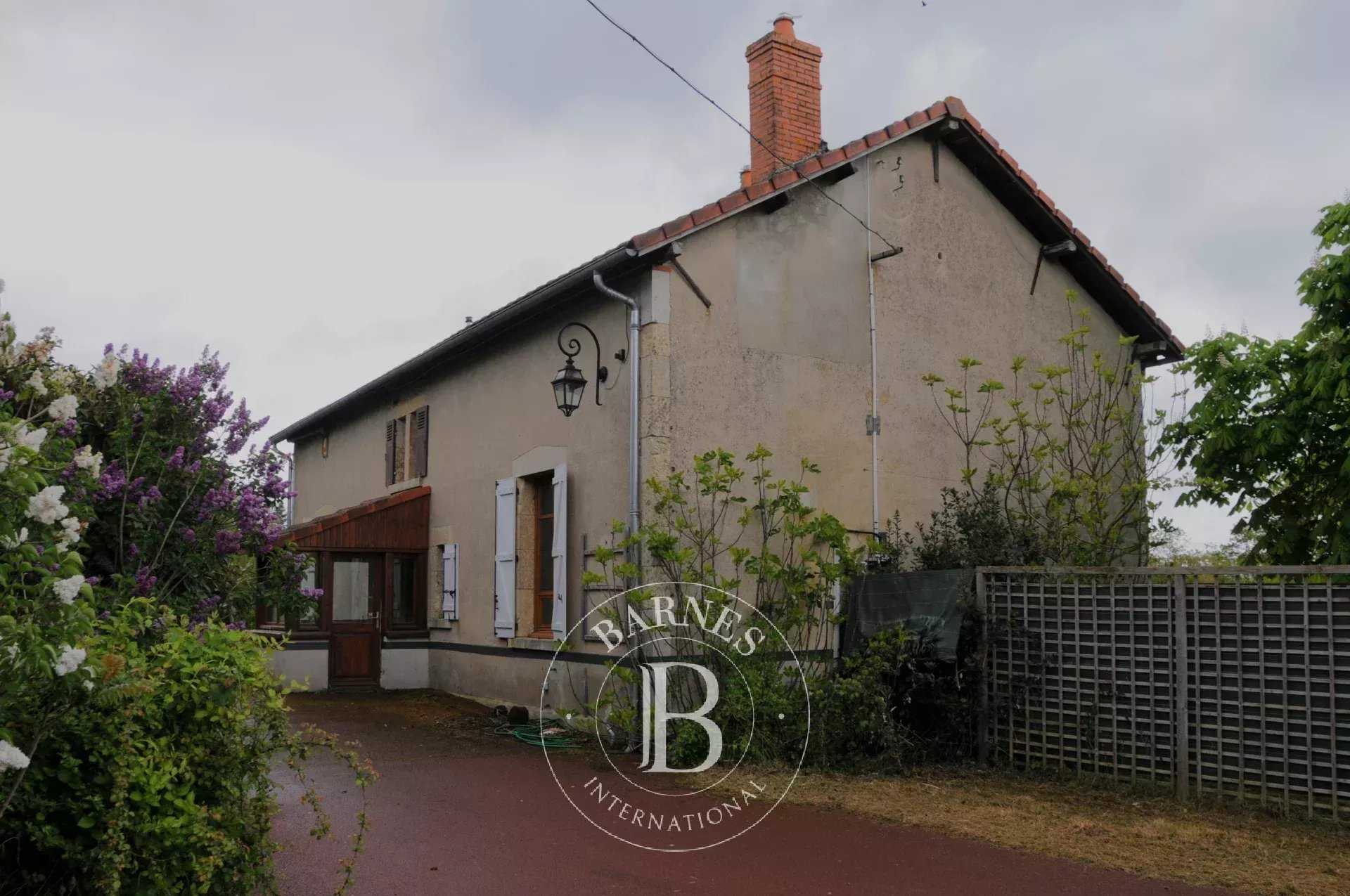 Propriété Lurcy-Lévis  -  ref 84629174 (picture 2)