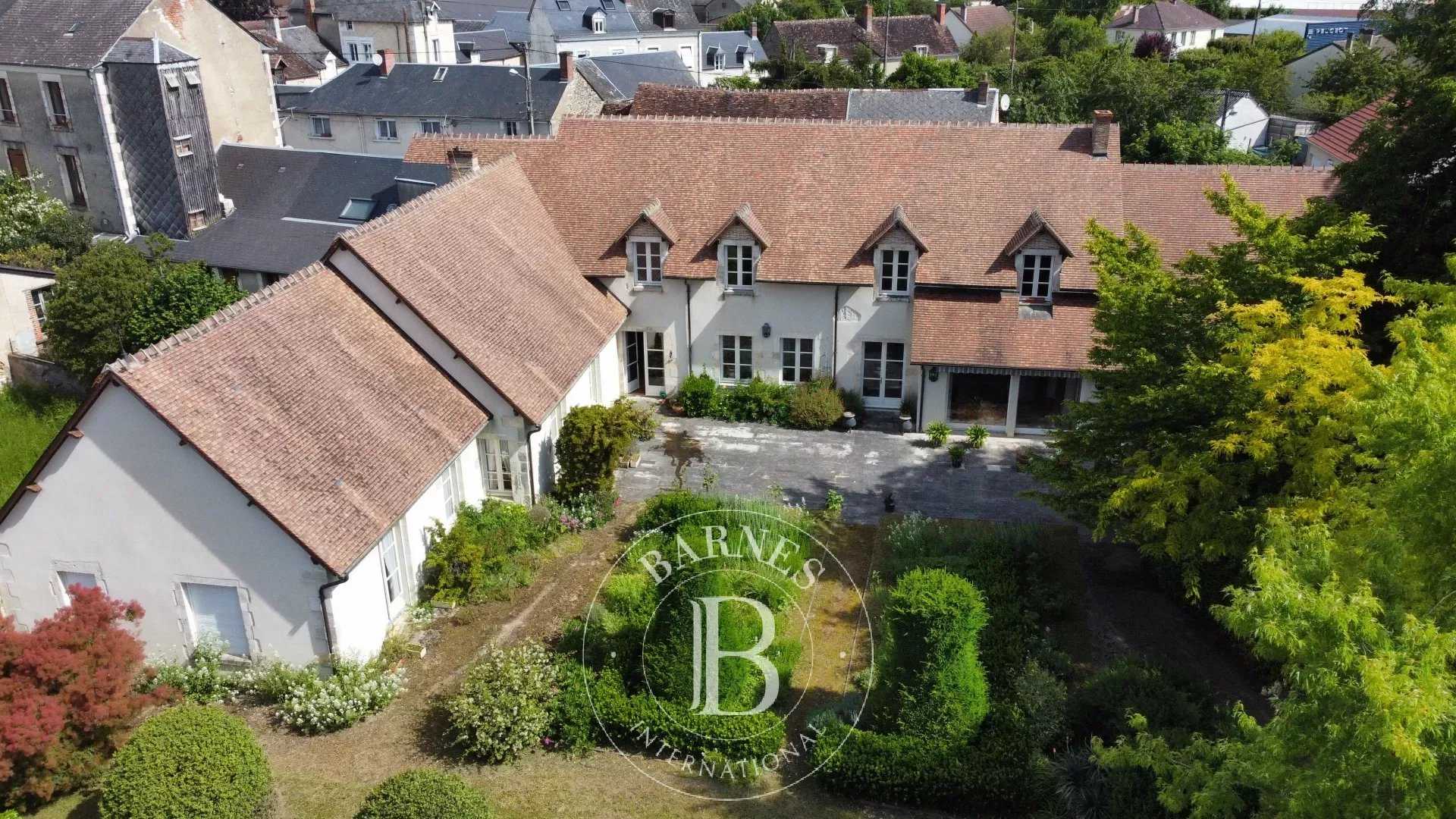 Maison de village Bourges  -  ref 84963600 (picture 1)