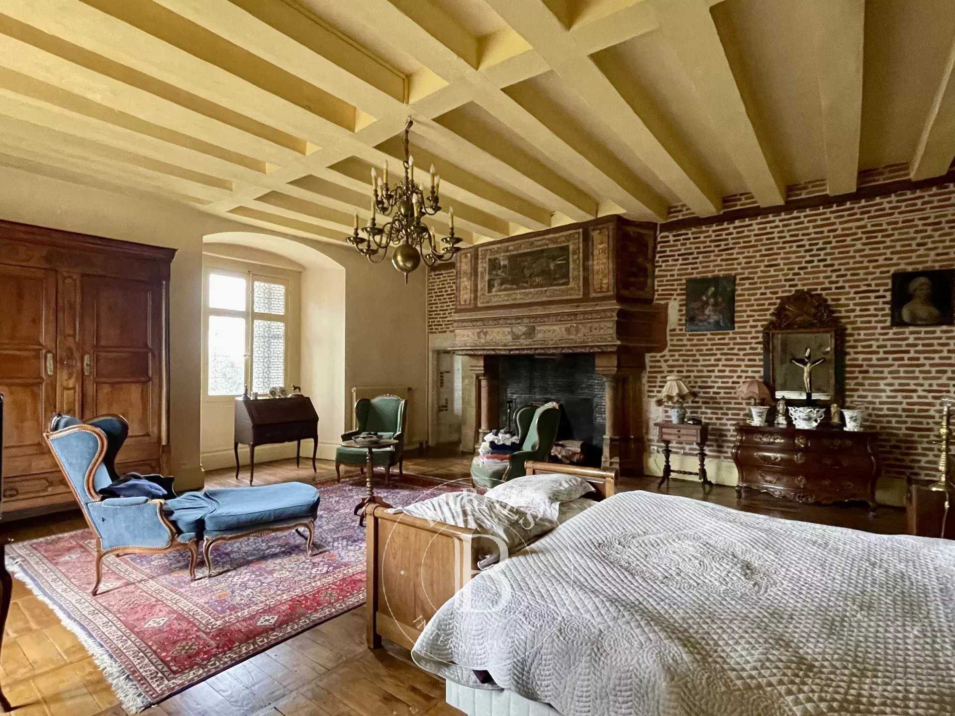 Château Amboise  -  ref 84294202 (picture 2)