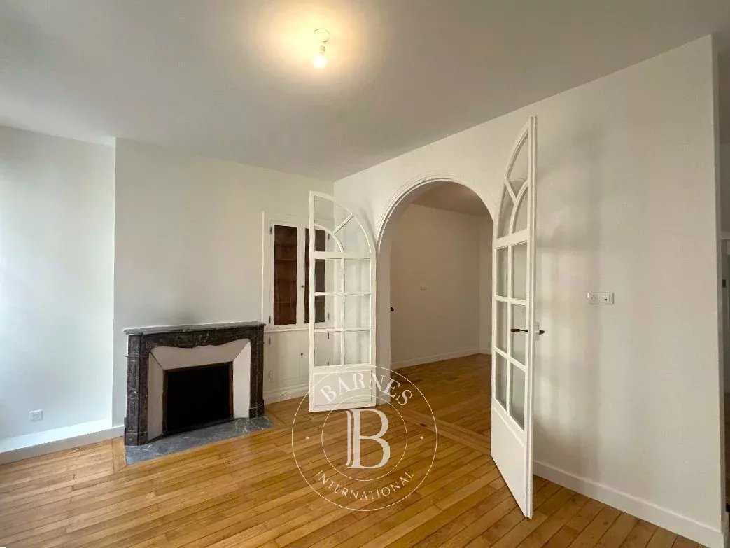 Townhouse Tours  -  ref 86449046 (picture 2)