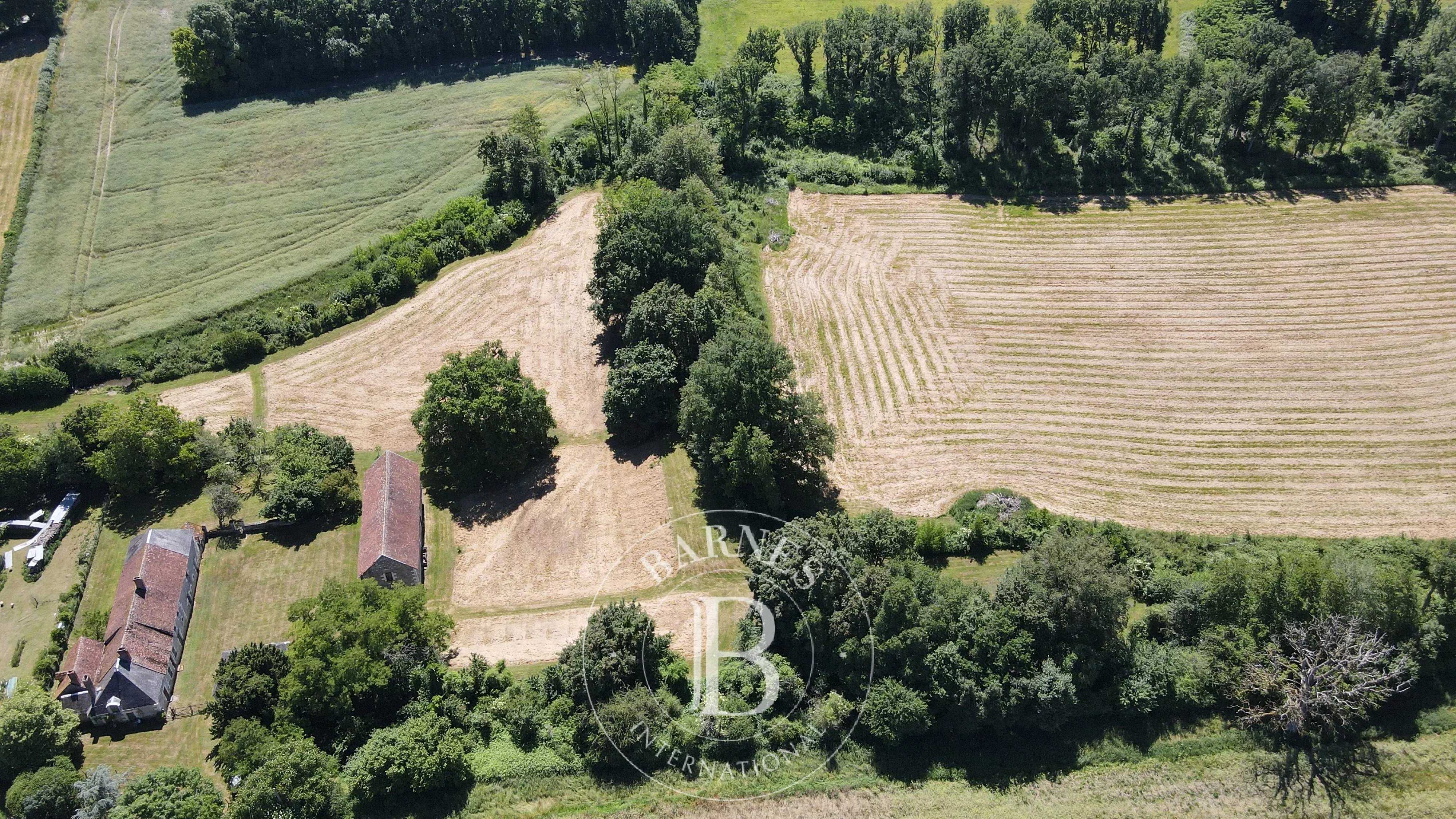 Propriété Valençay  -  ref 85670645 (picture 2)