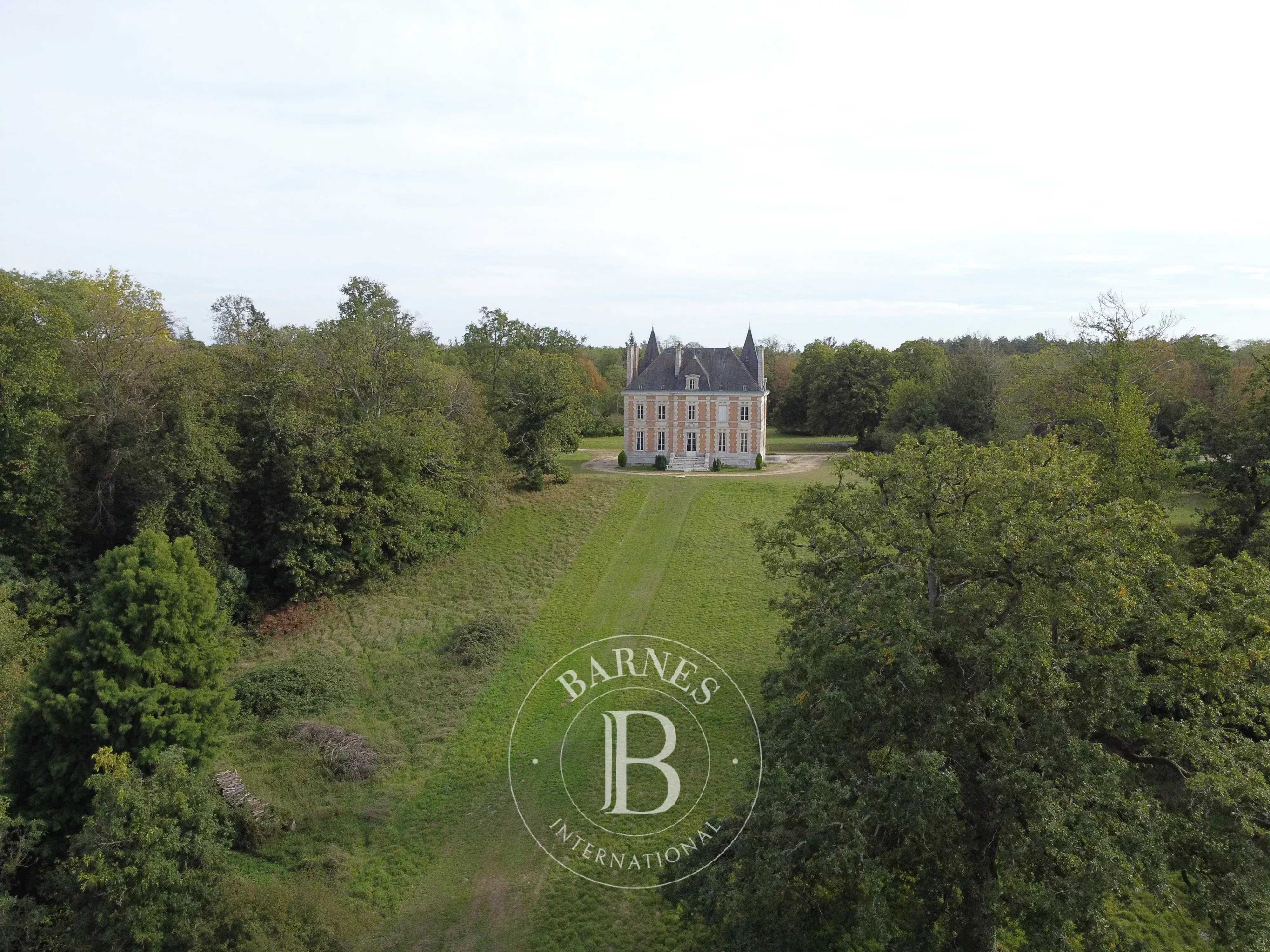 Château Orléans  -  ref 84041312 (picture 2)