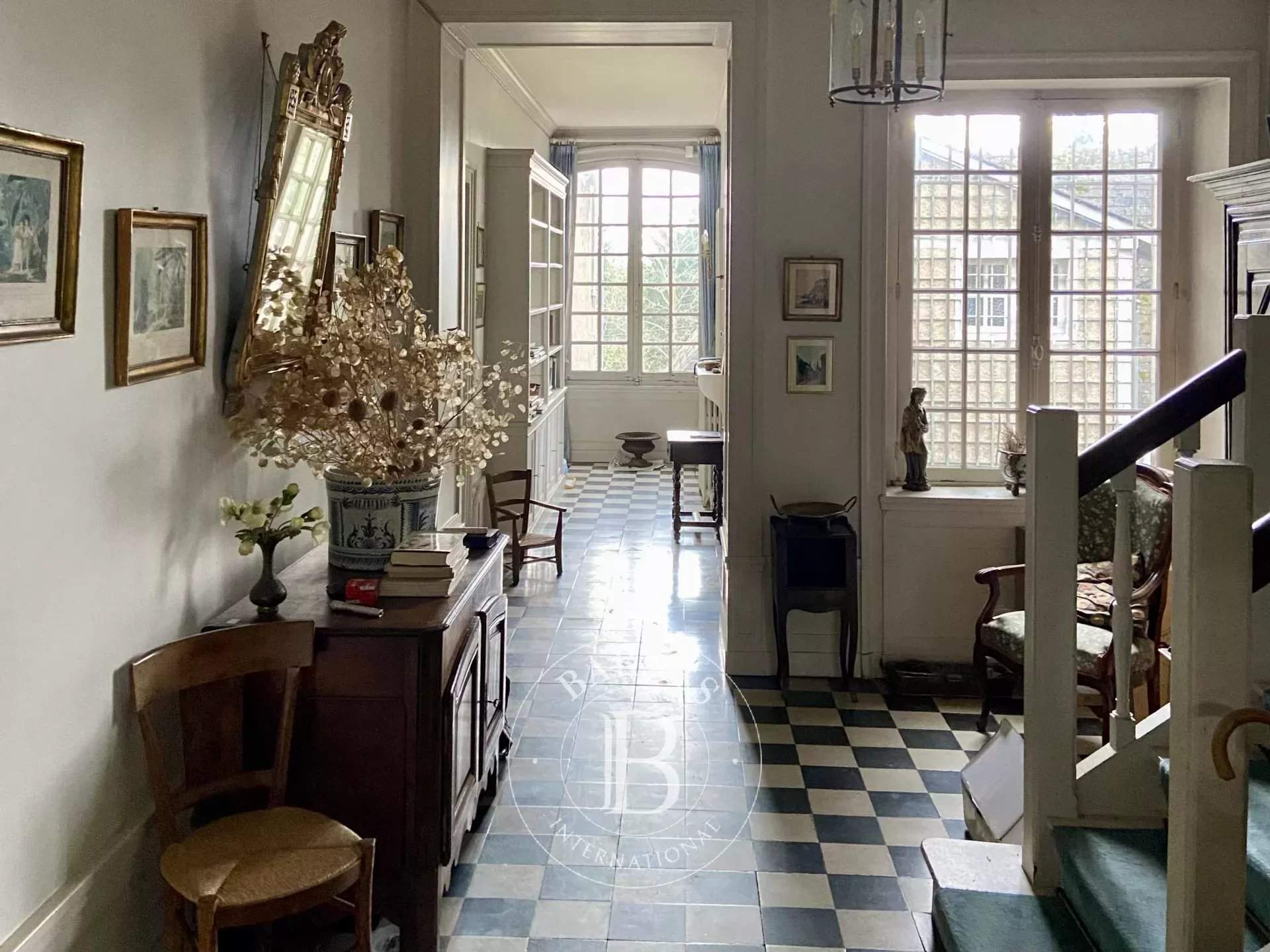 Tours  - Property 9 Bedrooms - picture 8