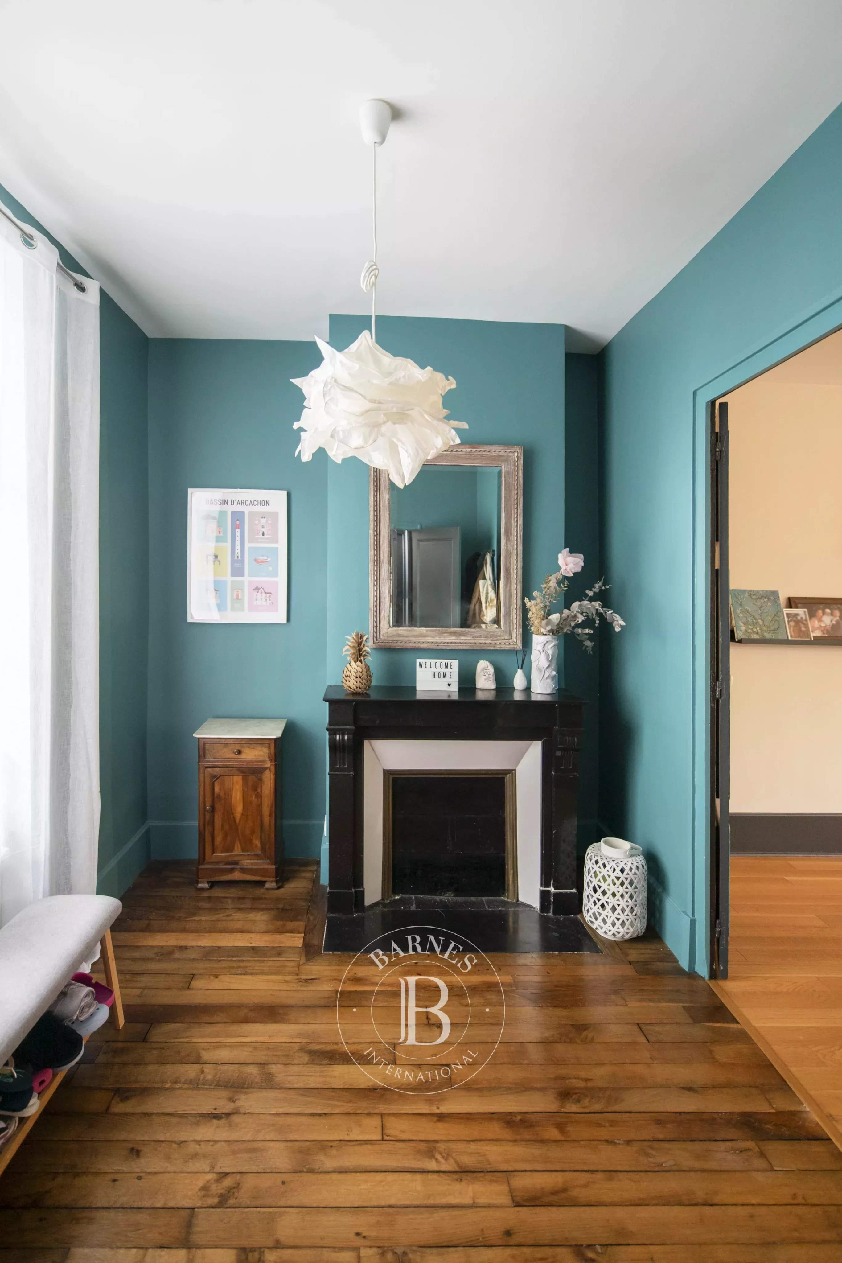 Orléans  - Maison de ville 8 Pi&egrave;ces 5 Chambres - picture 4