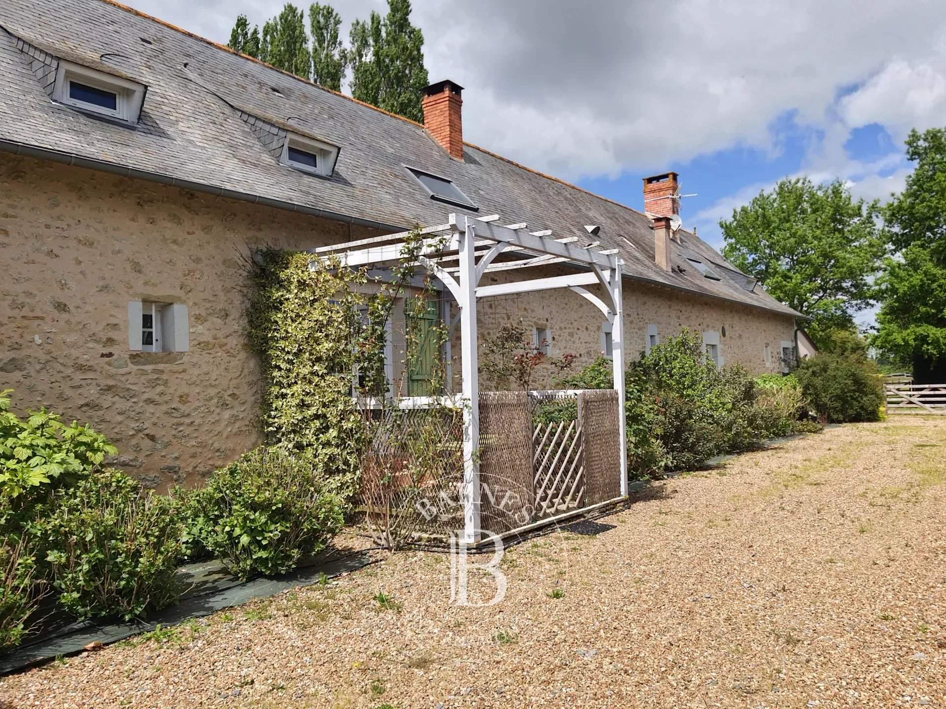 Les Hauts d'Anjou  - Domaine équestre 8 Pièces 4 Chambres - picture 2