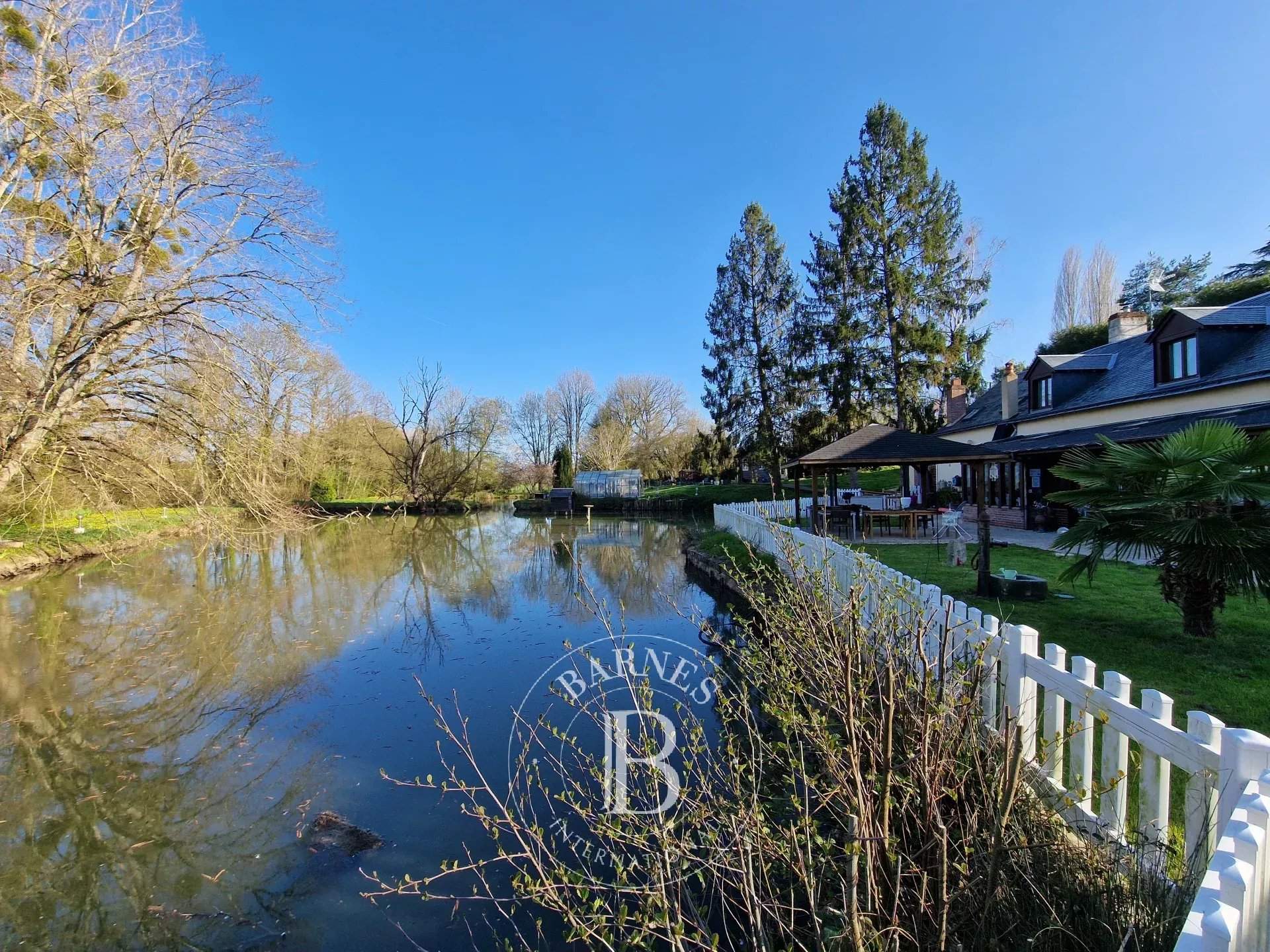 Luceau  - Maison 12 Pi&egrave;ces 9 Chambres - picture 3