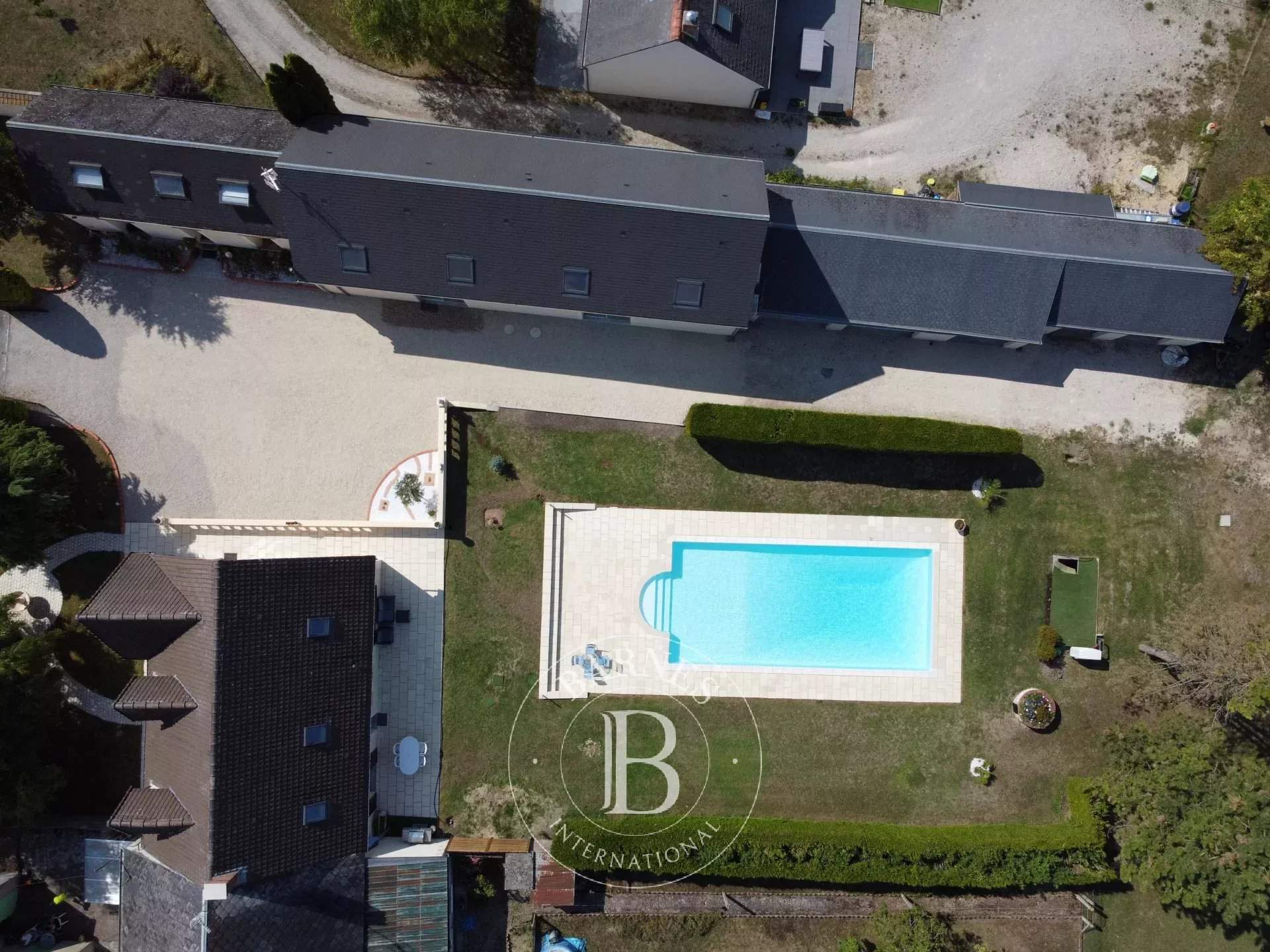 Villeneuve-sur-Conie  - House 8 Bedrooms - picture 1