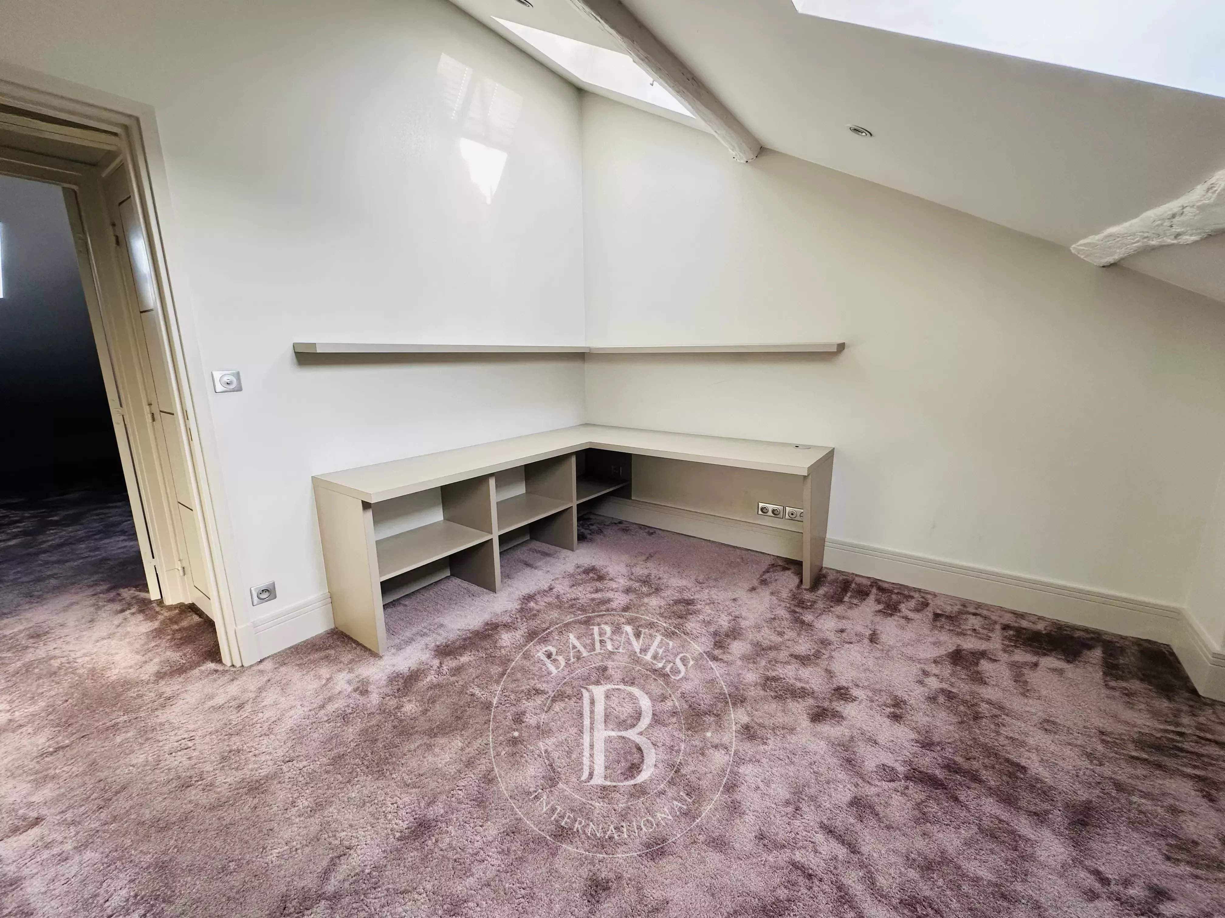 Orléans  - Hôtel particulier 9 Pi&egrave;ces 5 Chambres - picture 11